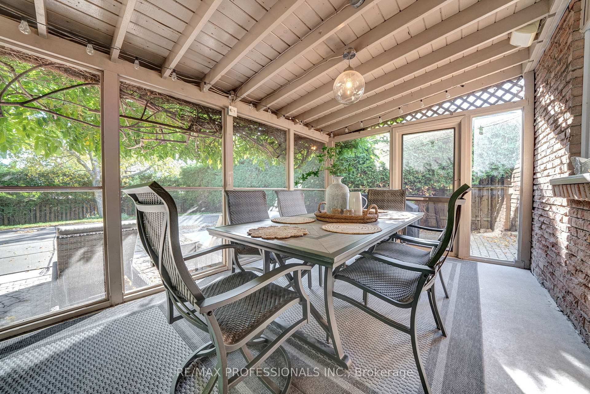 Photo 35 of 23 Sunicrest Boulevard, Clarington, Bowmanville — HOMEH