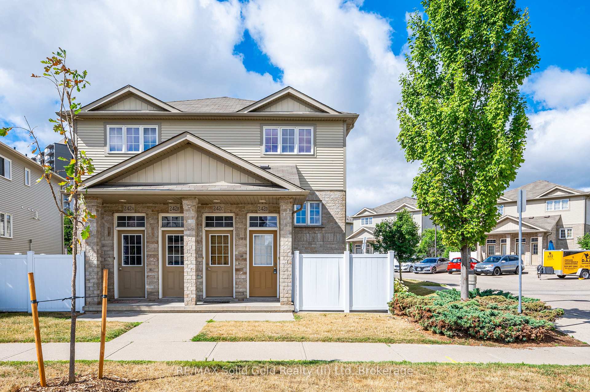 Photo 1 of Unit D, 242 Westmeadow Drive, Kitchener — HOMEH
