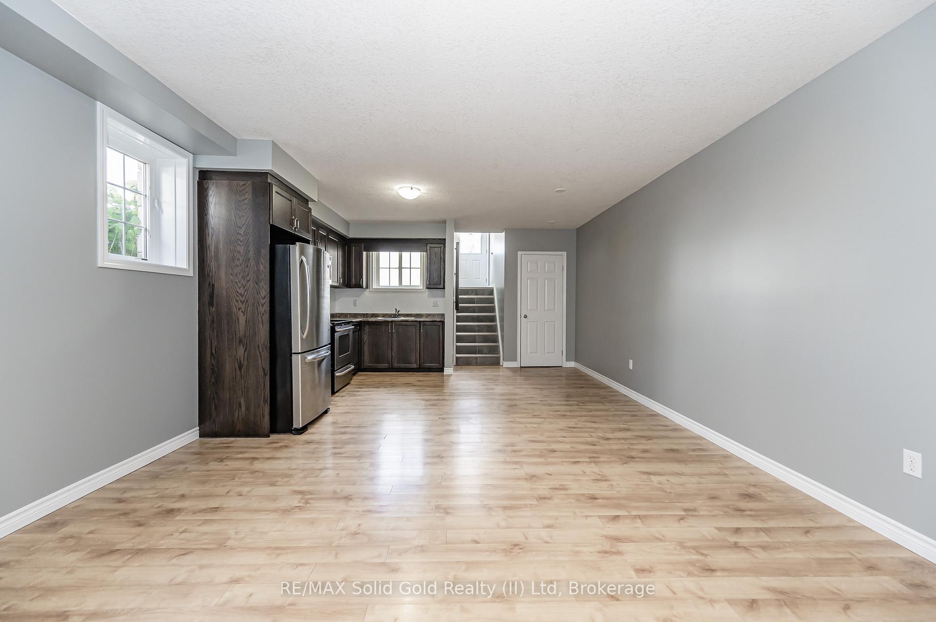 Photo 9 of Unit D, 242 Westmeadow Drive, Kitchener — HOMEH