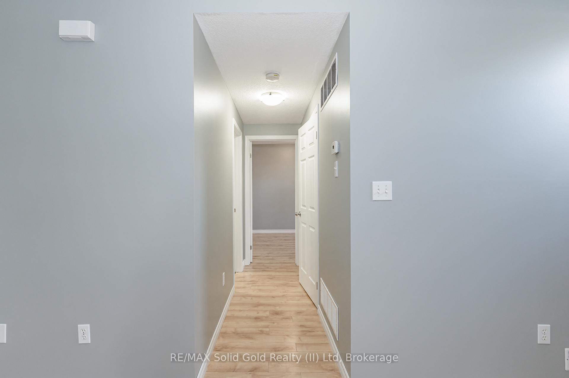 Photo 10 of Unit D, 242 Westmeadow Drive, Kitchener — HOMEH