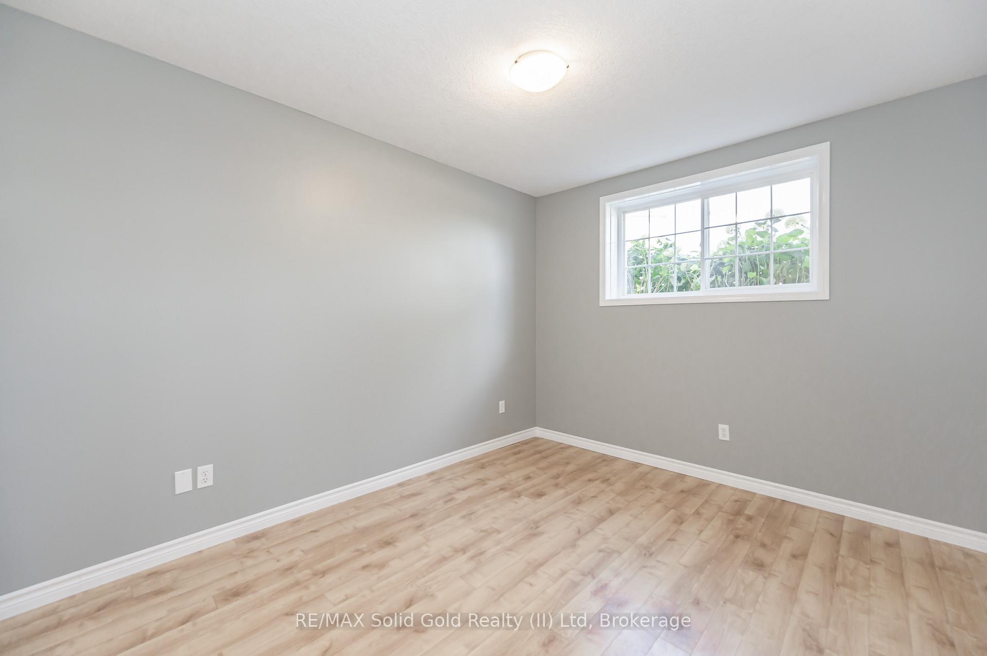 Photo 11 of Unit D, 242 Westmeadow Drive, Kitchener — HOMEH