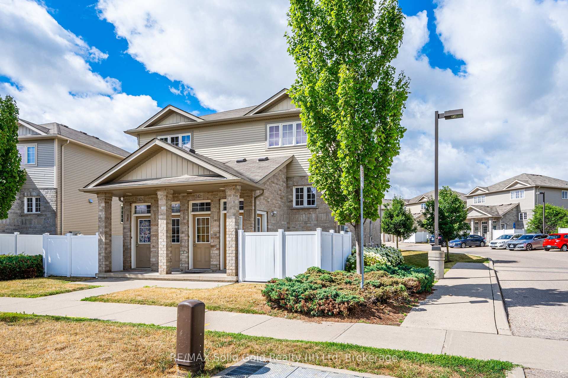 Photo 19 of Unit D, 242 Westmeadow Drive, Kitchener — HOMEH