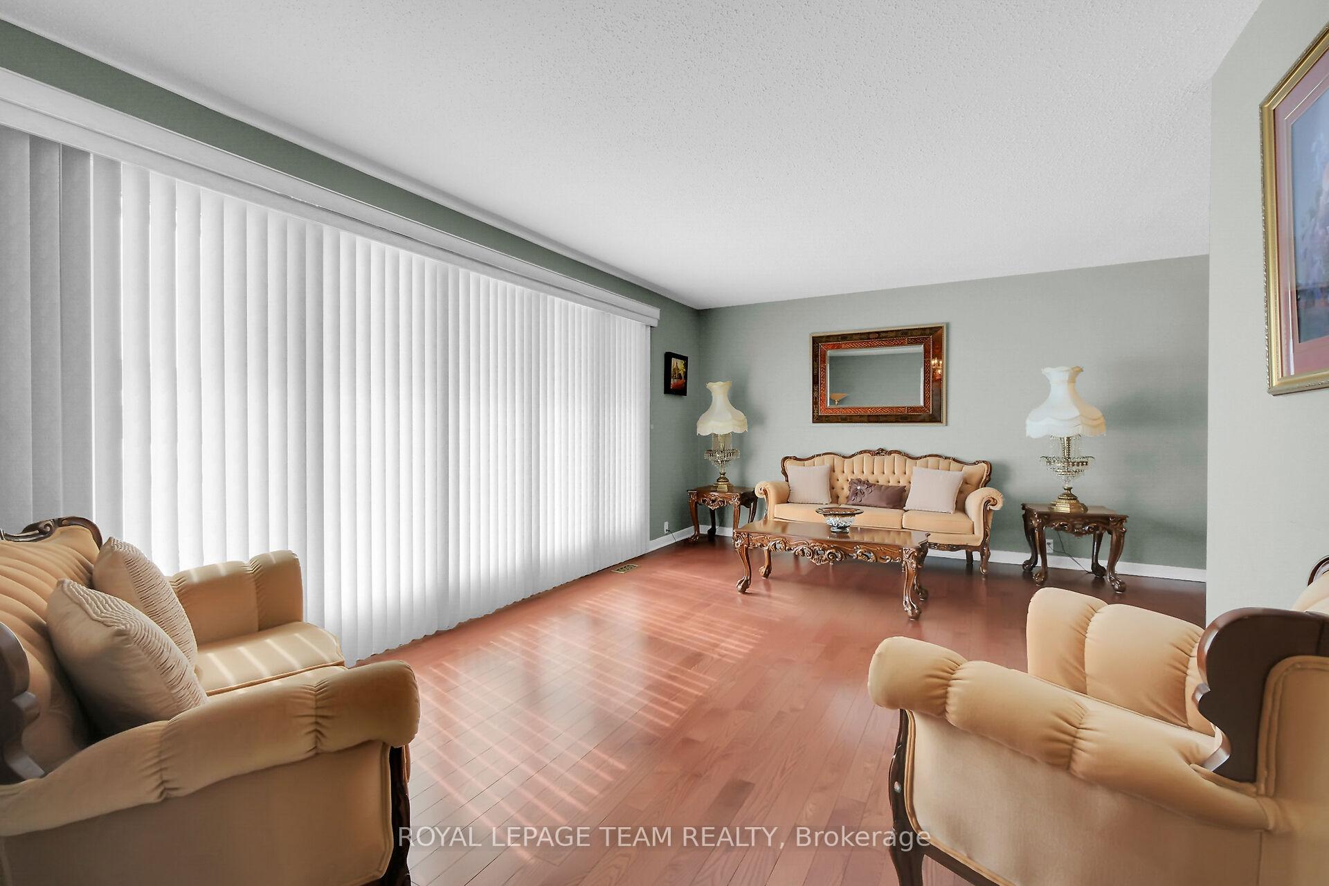 Photo 6 of 7 Beaverton Avenue, Ottawa, City View/Skyline/Fisher Heights/Parkwood Hills — HOMEH
