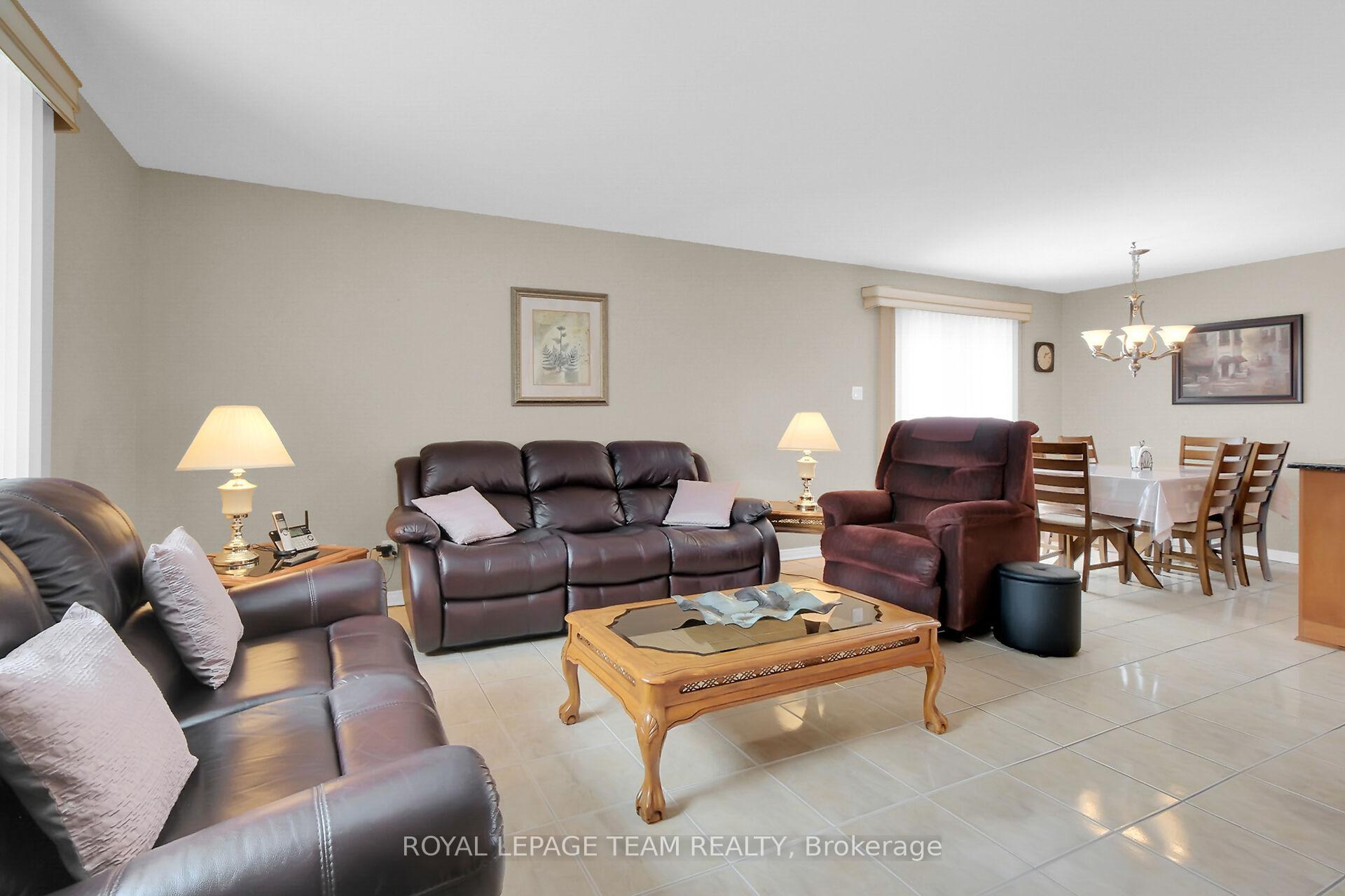Photo 15 of 7 Beaverton Avenue, Ottawa, City View/Skyline/Fisher Heights/Parkwood Hills — HOMEH