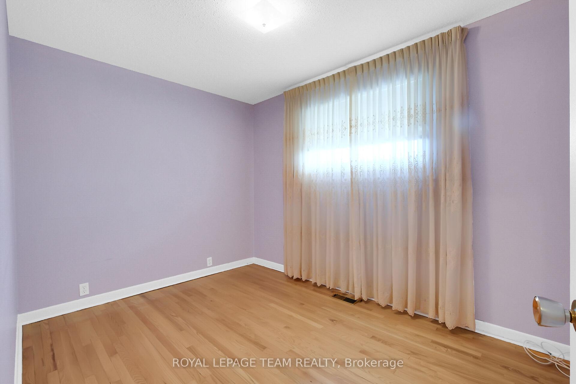 Photo 23 of 7 Beaverton Avenue, Ottawa, City View/Skyline/Fisher Heights/Parkwood Hills — HOMEH