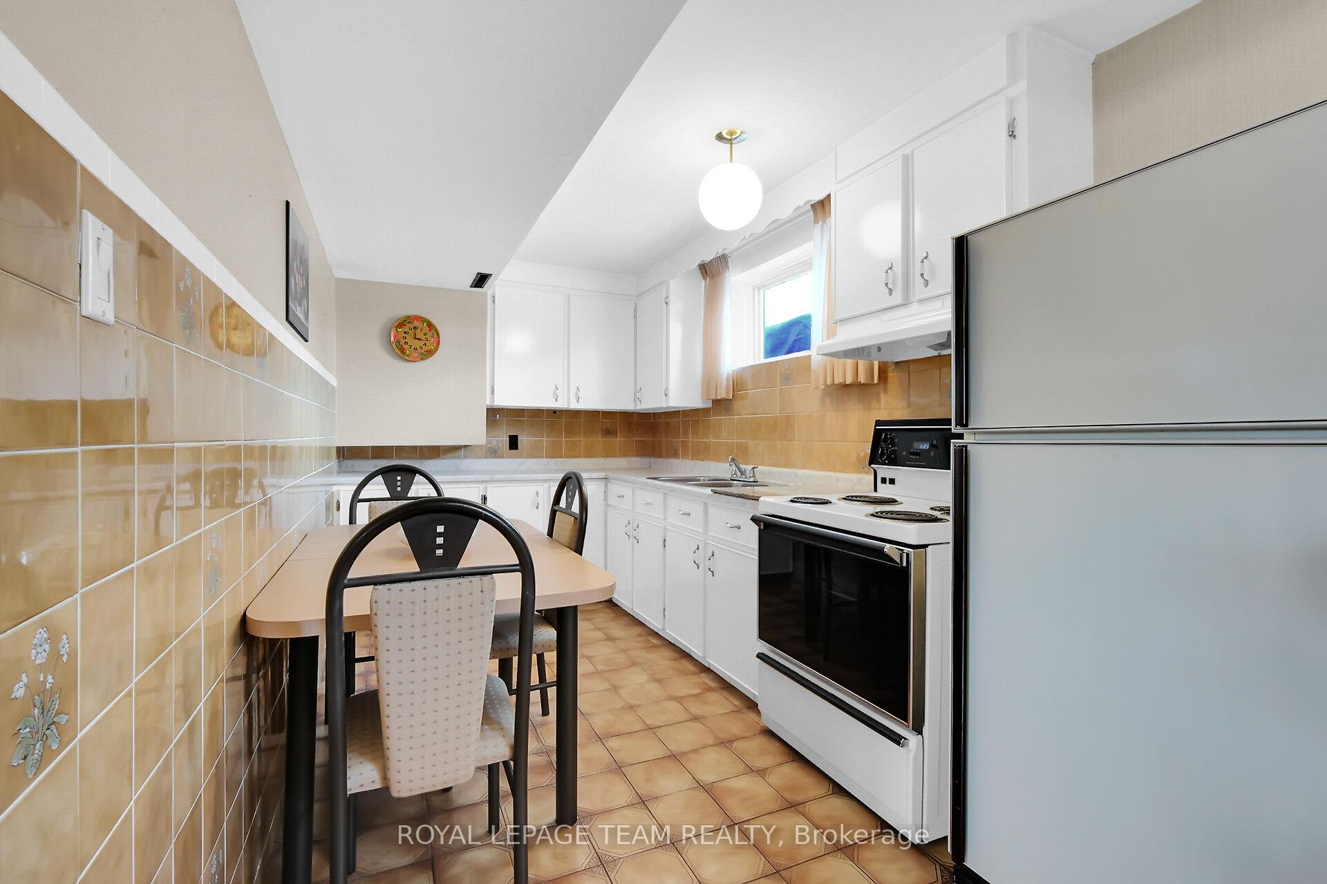 Photo 31 of 7 Beaverton Avenue, Ottawa, City View/Skyline/Fisher Heights/Parkwood Hills — HOMEH