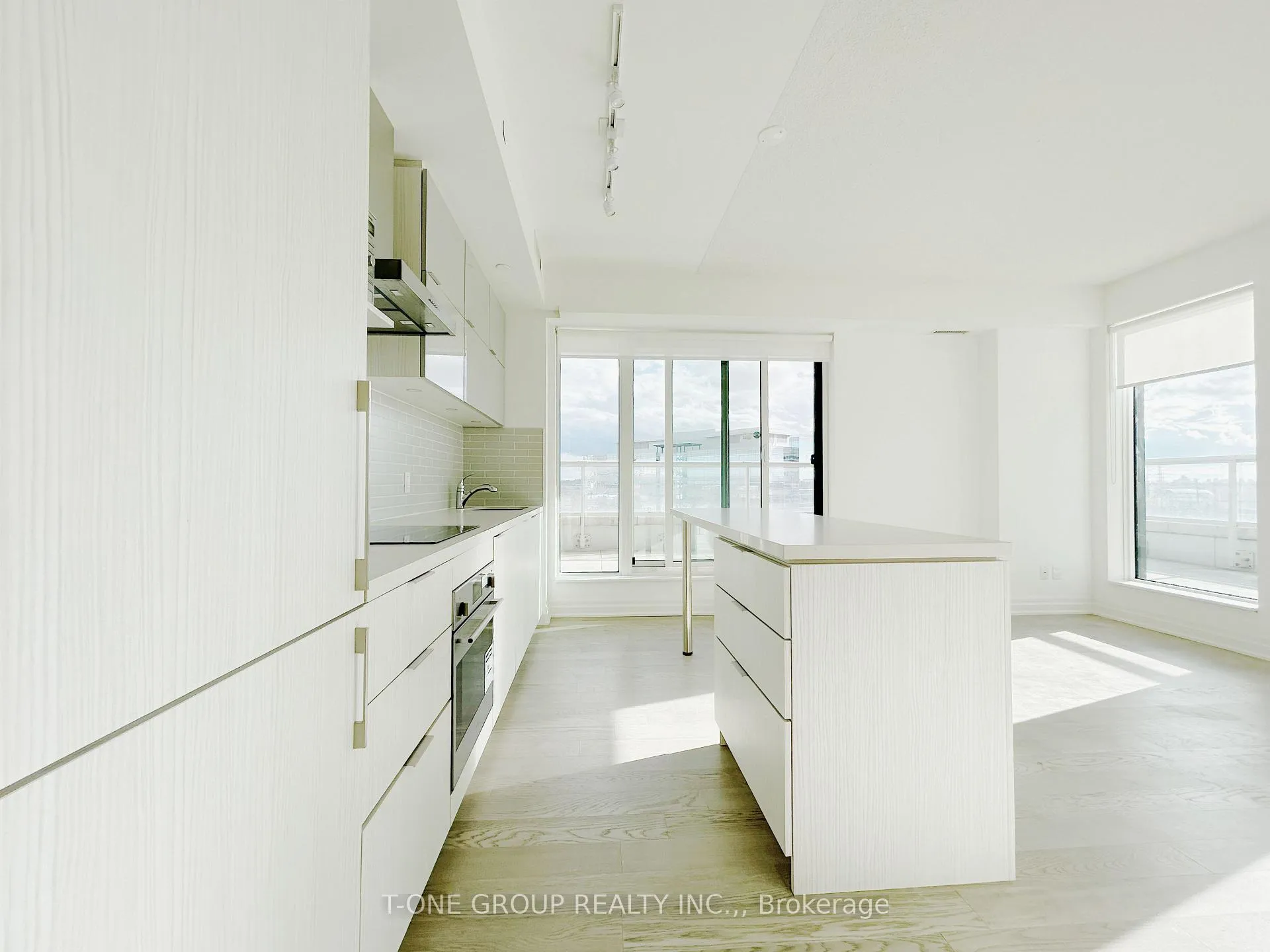 Photo 4 of Unit 713, 8 Rouge Valley Drive W, Markham, Unionville — HOMEH
