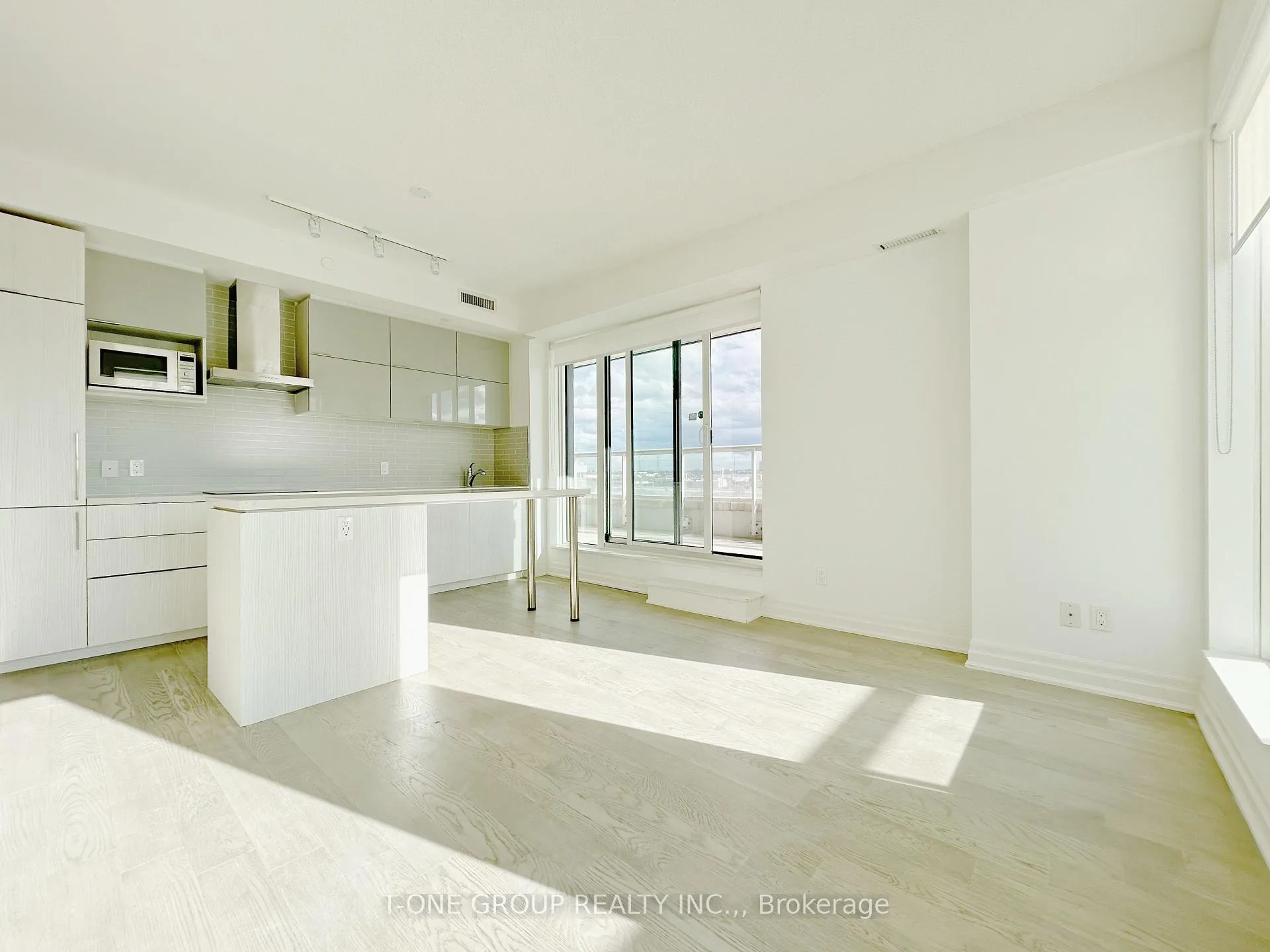 Photo 5 of Unit 713, 8 Rouge Valley Drive W, Markham, Unionville — HOMEH