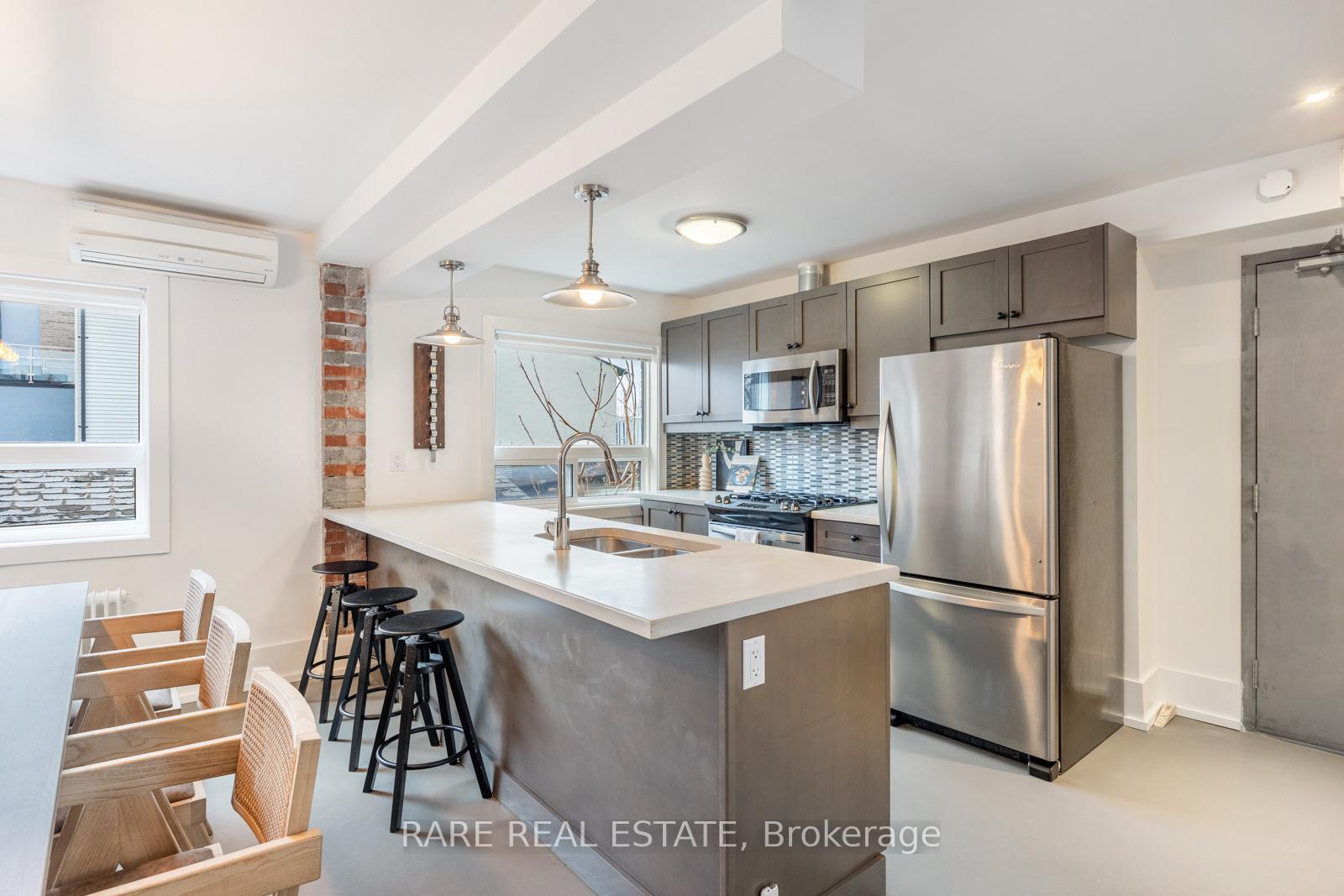 Photo 9 of Unit #5, 2B Minto Street, Toronto, Greenwood-Coxwell — HOMEH