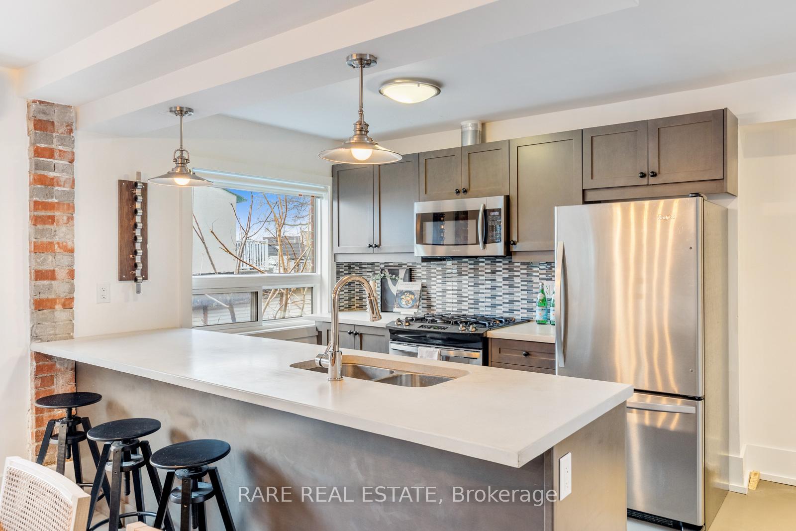 Photo 10 of Unit #5, 2B Minto Street, Toronto, Greenwood-Coxwell — HOMEH