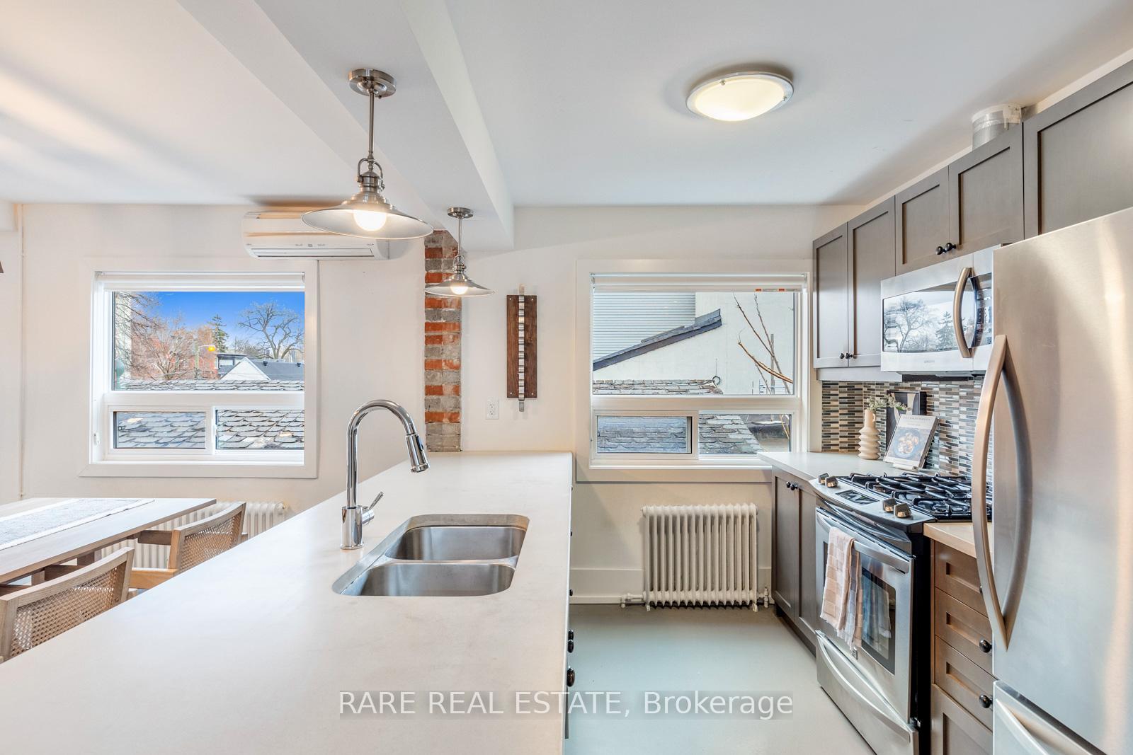 Photo 11 of Unit #5, 2B Minto Street, Toronto, Greenwood-Coxwell — HOMEH