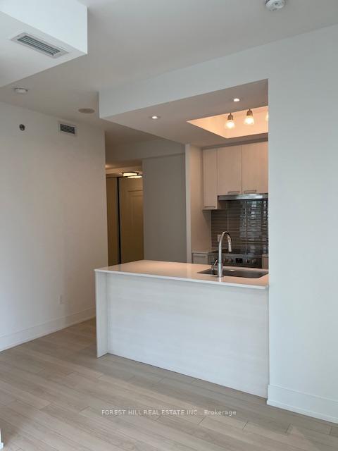 Photo 5 of Unit 402, 310 Tweedsmuir Avenue, Toronto, Forest Hill South — HOMEH