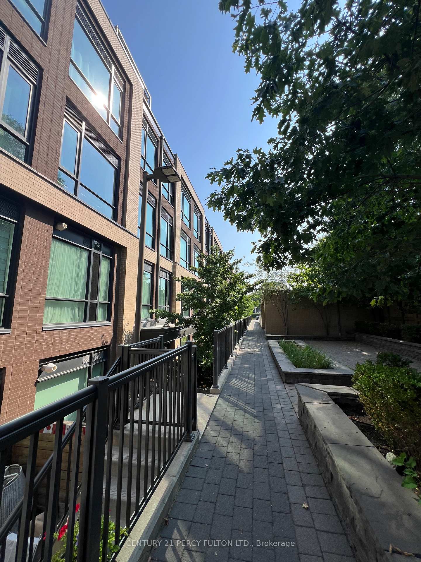 Front of Unit 323, 639 Lawrence Avenue W