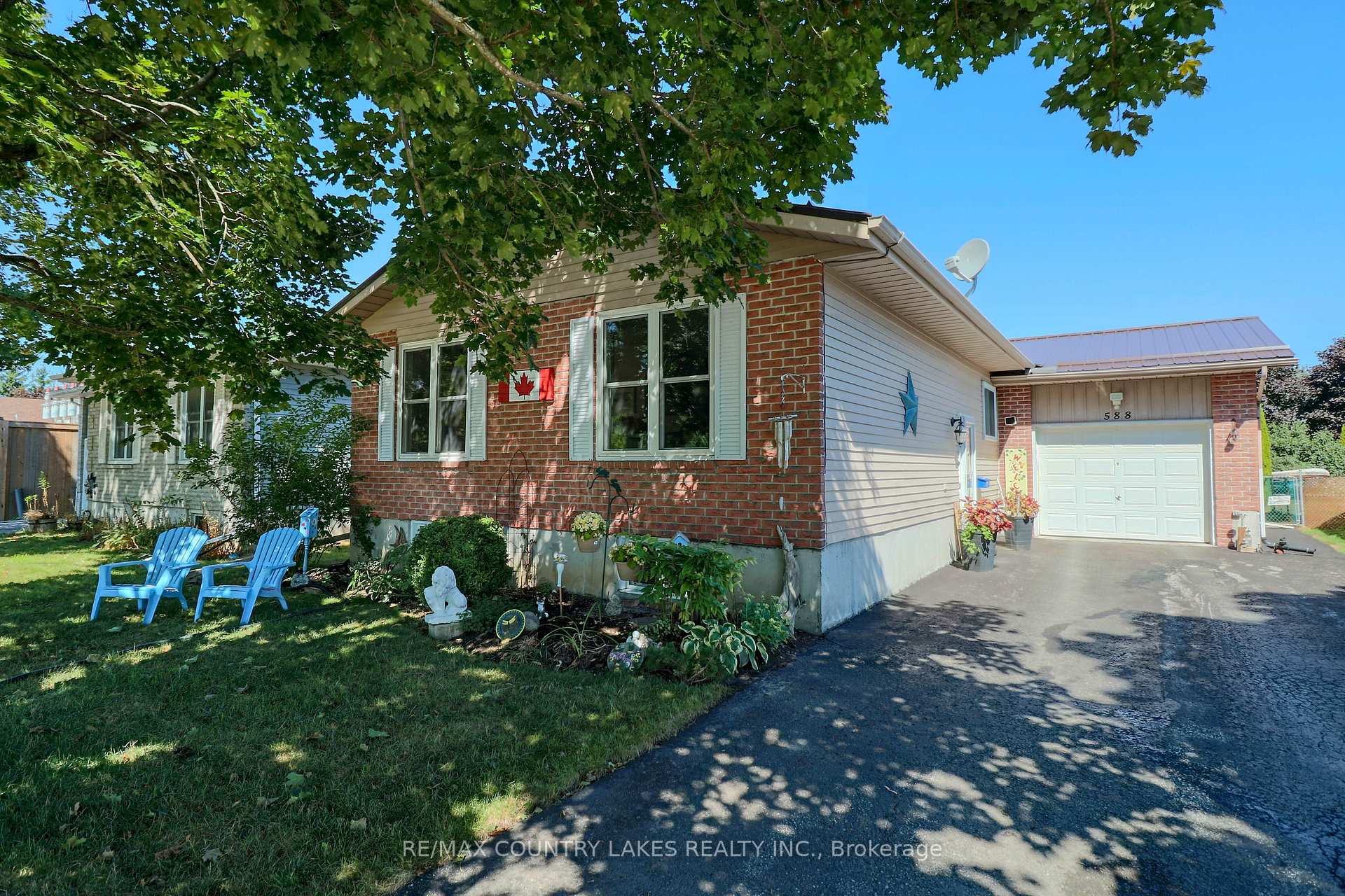 Photo 1 of 588 Main Street E, Brock, Beaverton — HOMEH