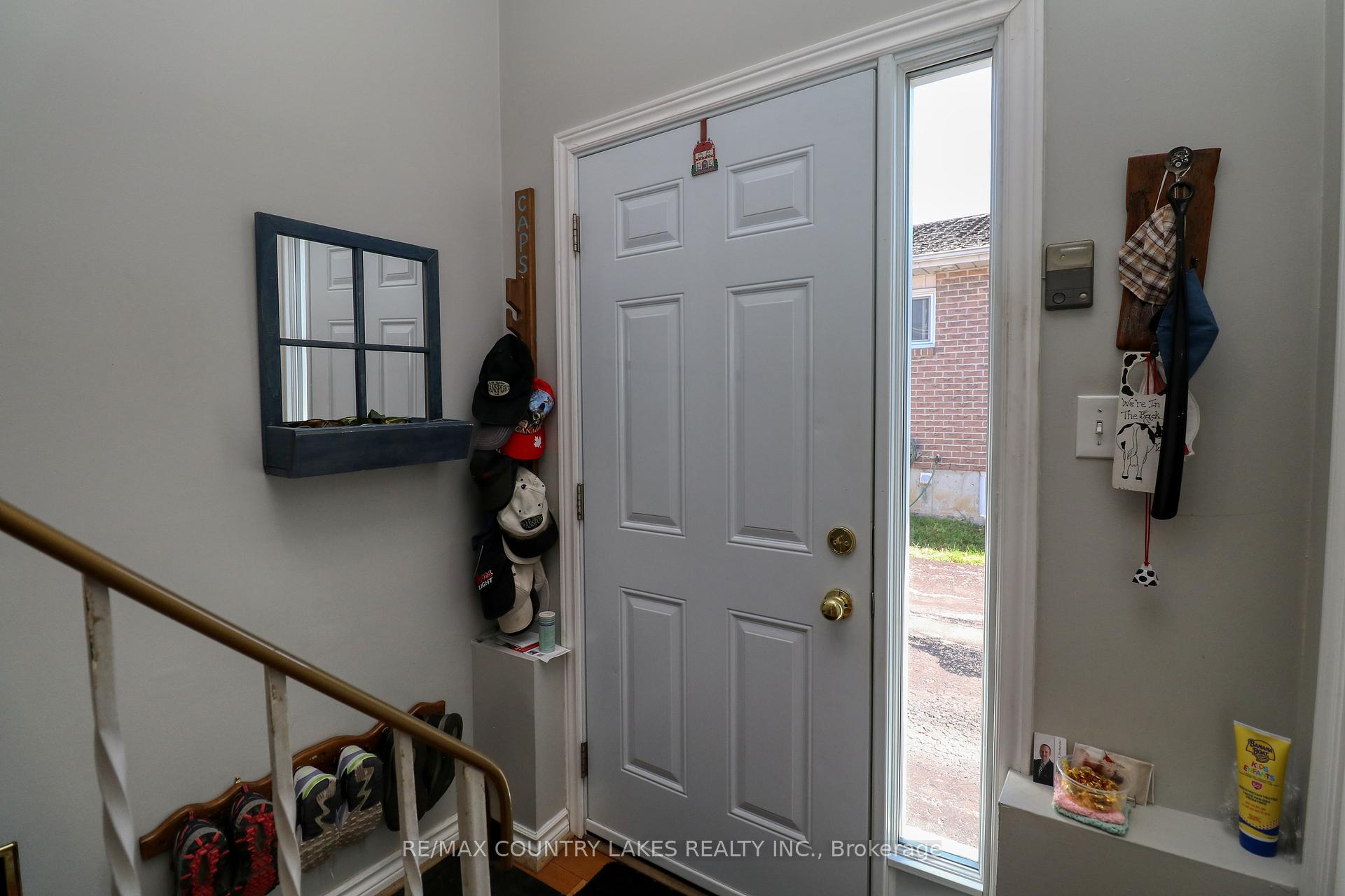 Photo 2 of 588 Main Street E, Brock, Beaverton — HOMEH