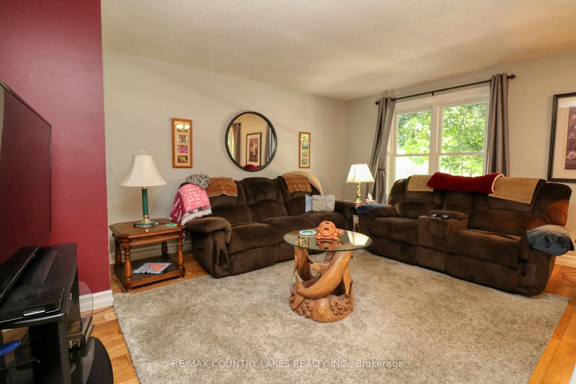 Photo 4 of 588 Main Street E, Brock, Beaverton — HOMEH