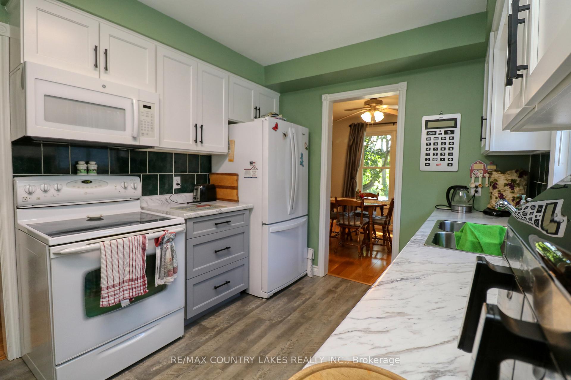 Photo 8 of 588 Main Street E, Brock, Beaverton — HOMEH