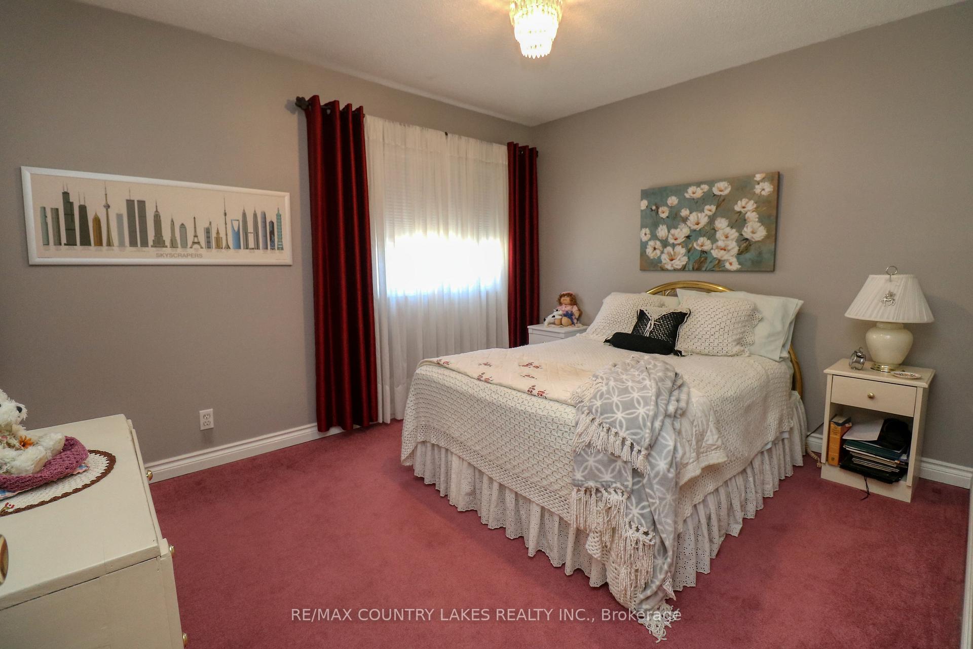 Photo 11 of 588 Main Street E, Brock, Beaverton — HOMEH