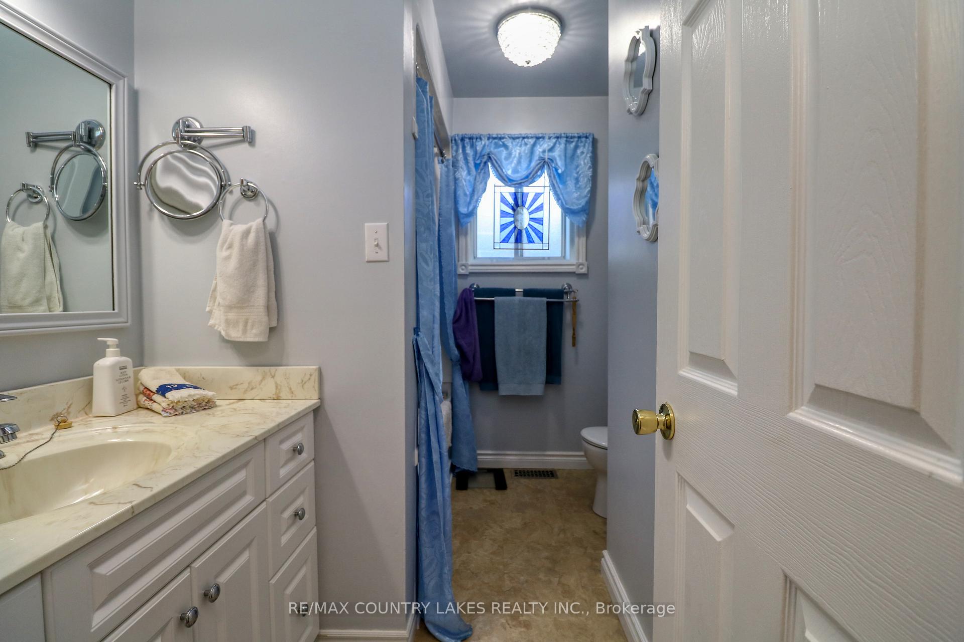 Photo 15 of 588 Main Street E, Brock, Beaverton — HOMEH