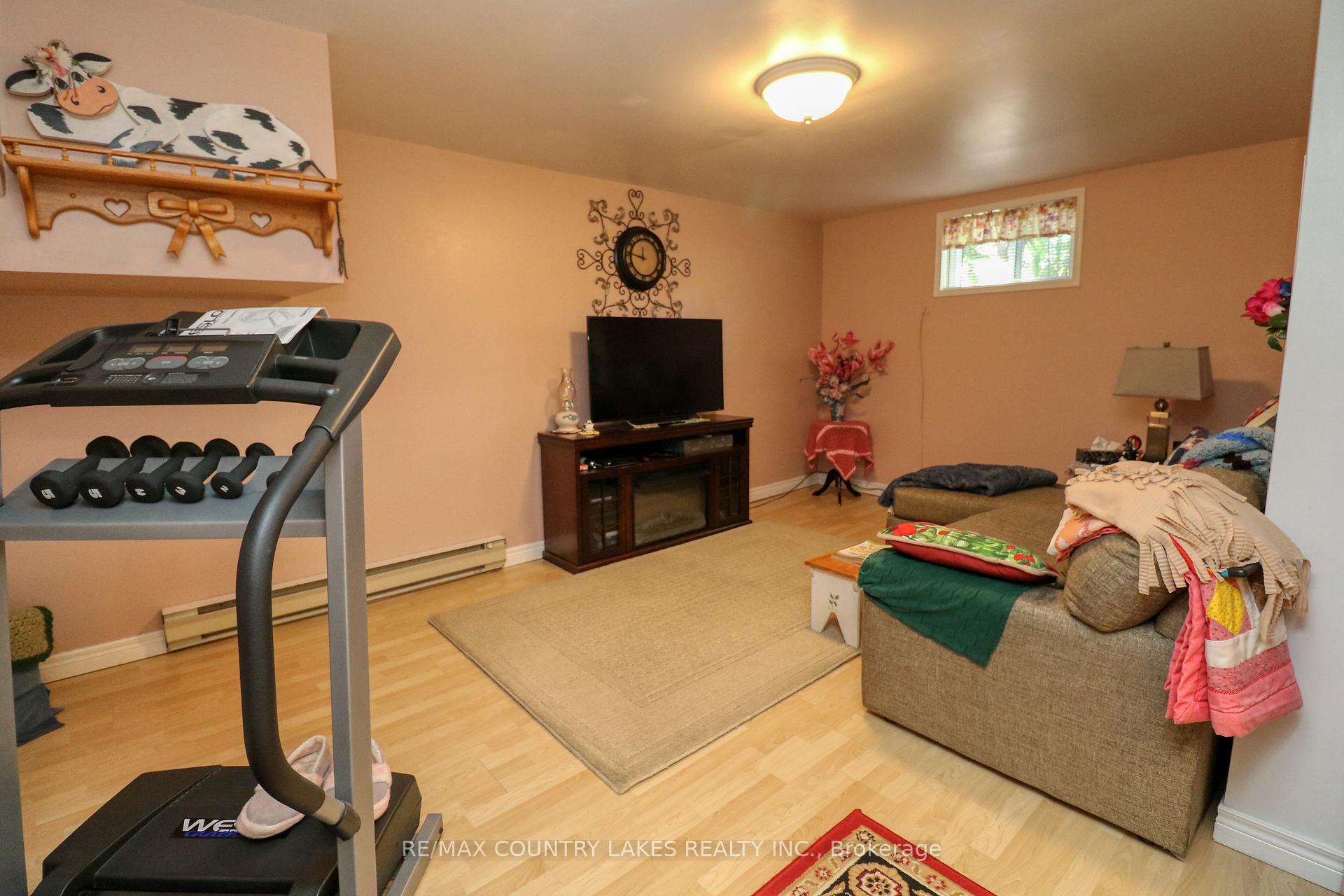 Photo 13 of 588 Main Street E, Brock, Beaverton — HOMEH