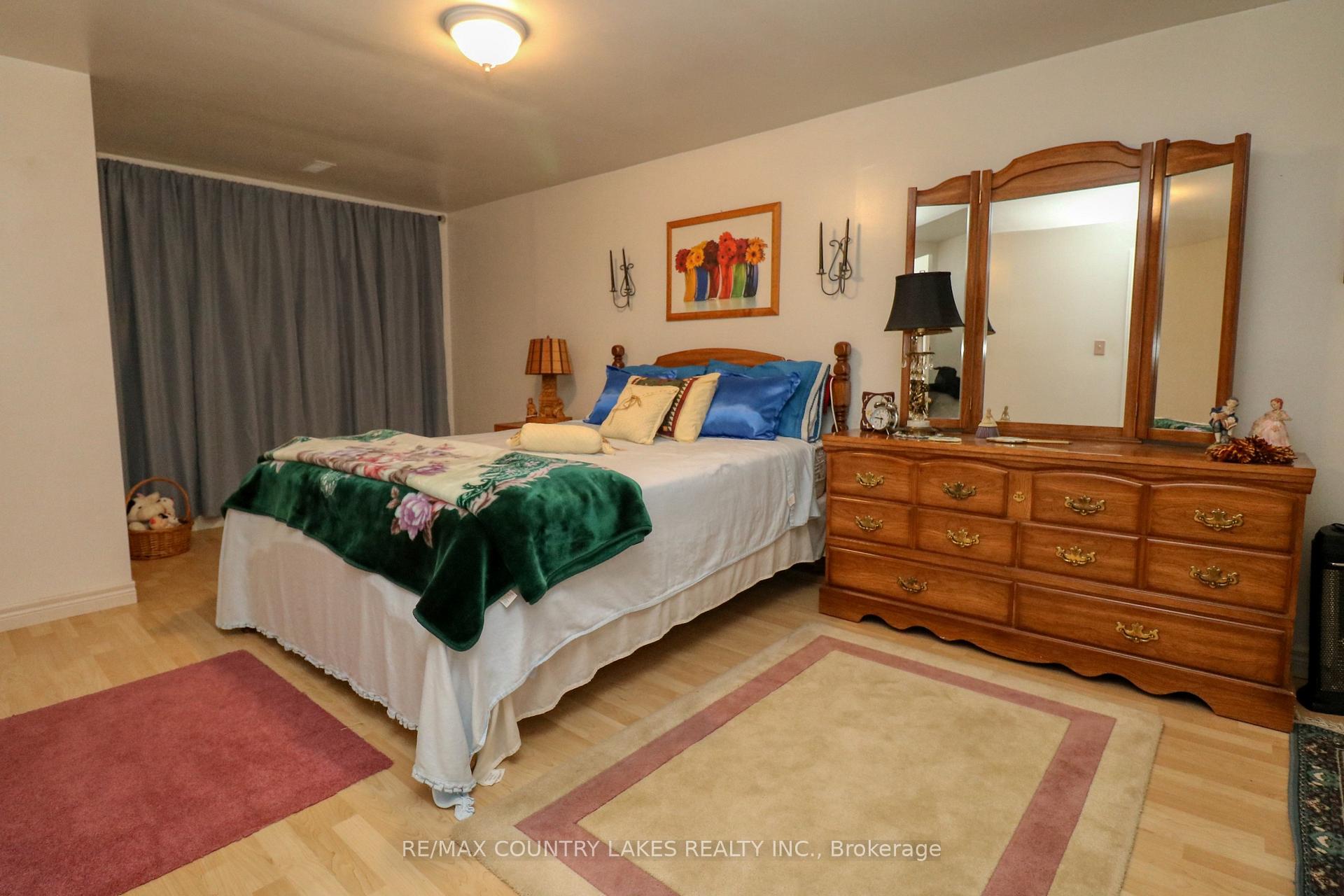 Photo 14 of 588 Main Street E, Brock, Beaverton — HOMEH