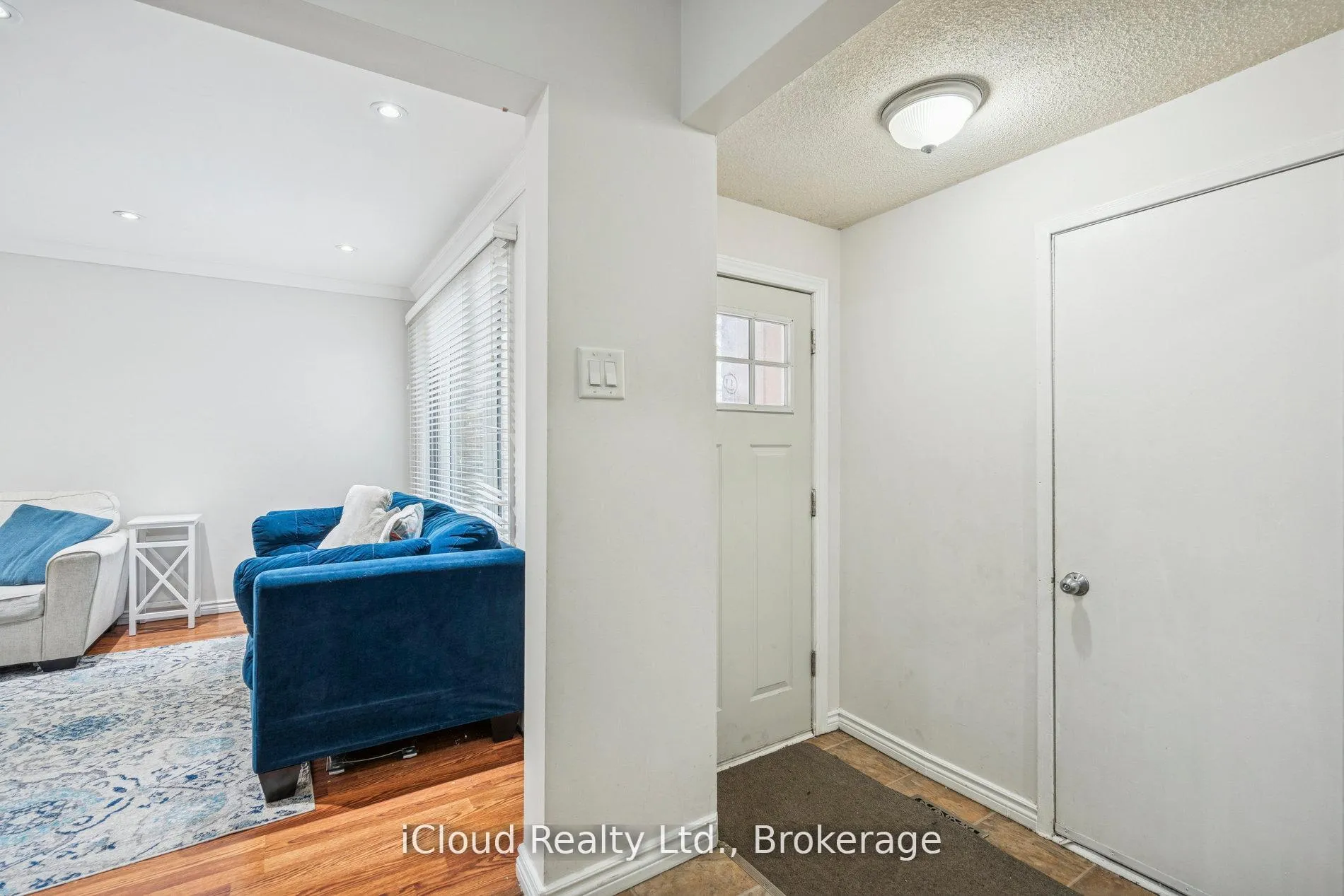 Photo 8 of 36 Berkshire Square E, Brampton, Heart Lake East — HOMEH