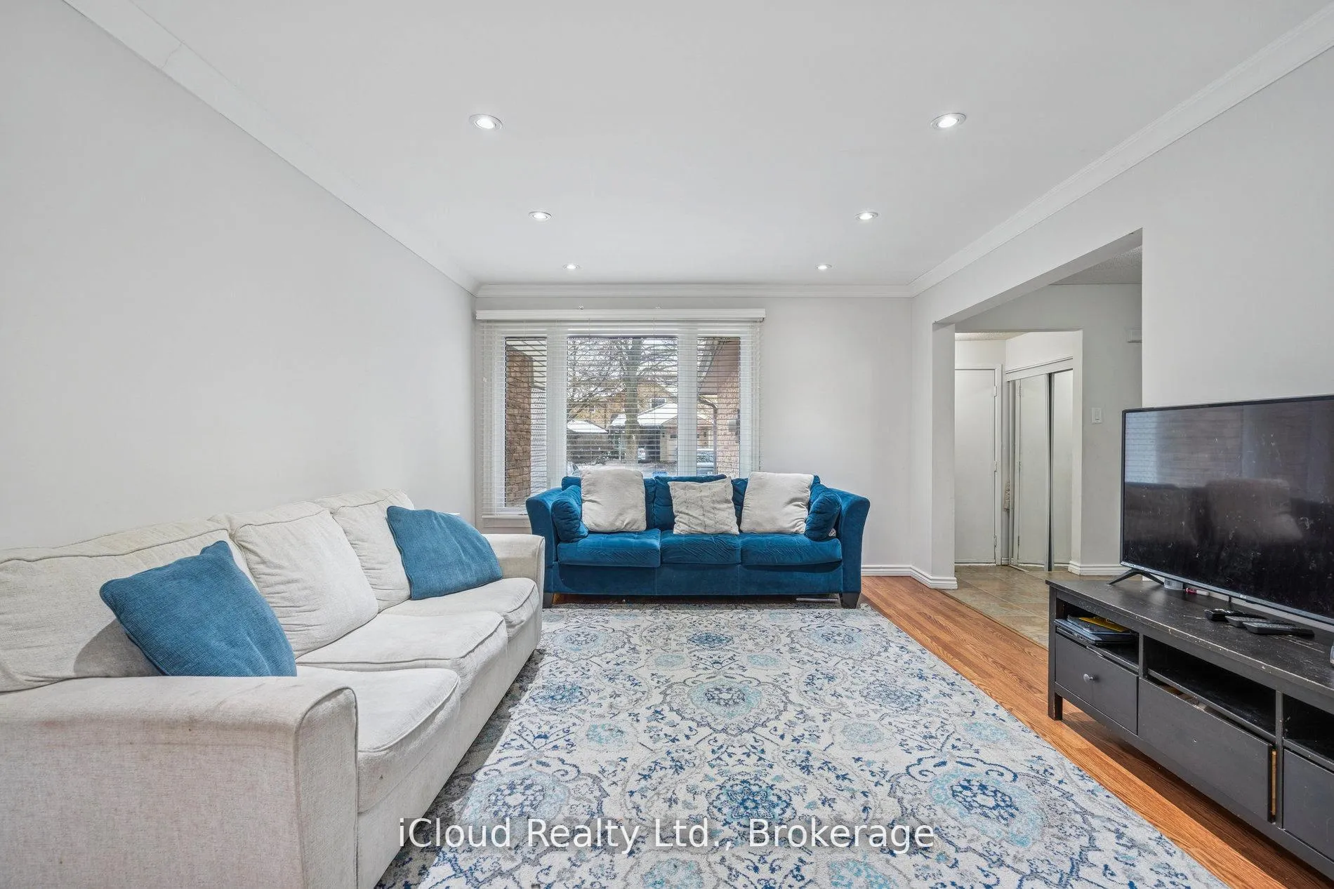Photo 10 of 36 Berkshire Square E, Brampton, Heart Lake East — HOMEH