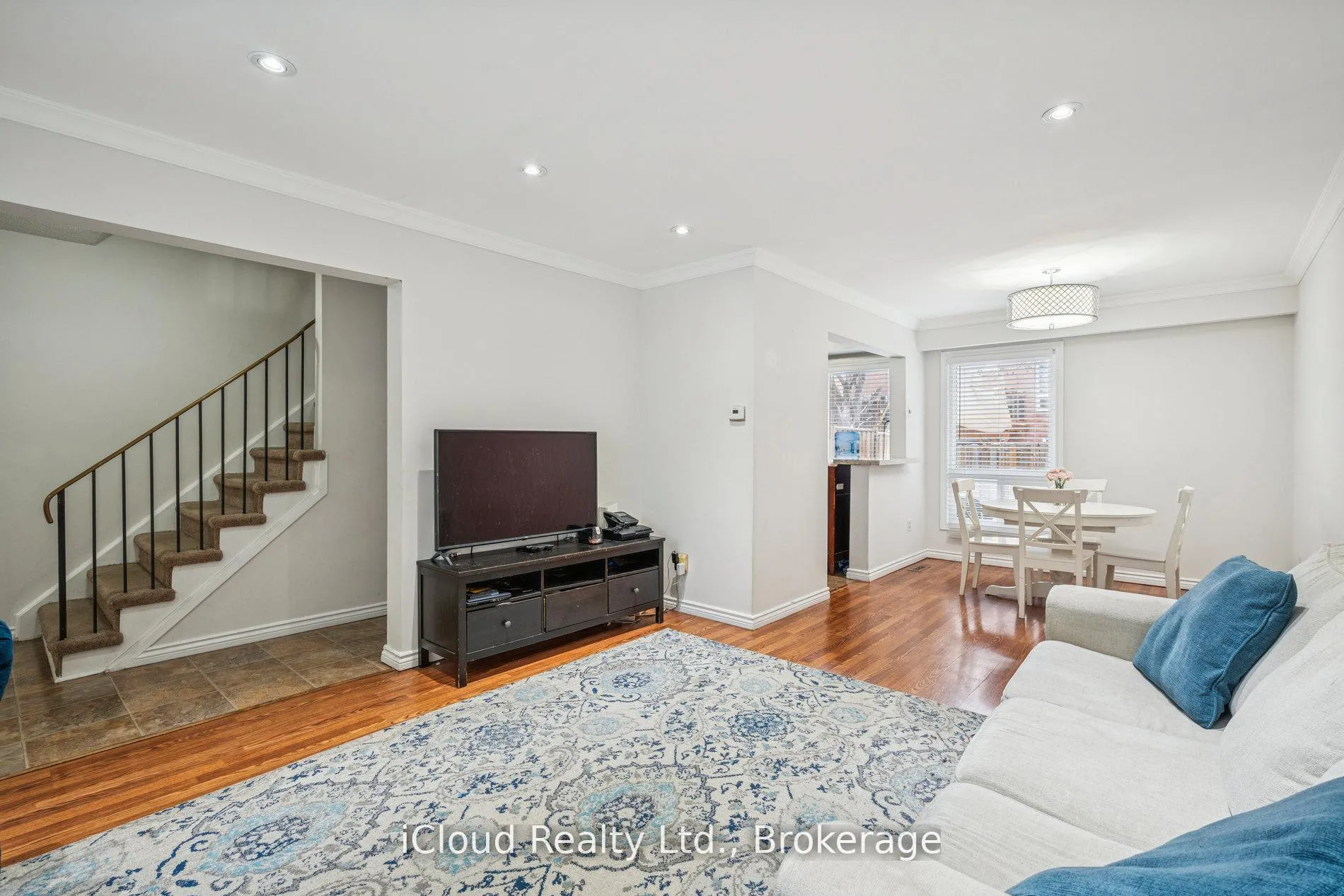 Photo 12 of 36 Berkshire Square E, Brampton, Heart Lake East — HOMEH