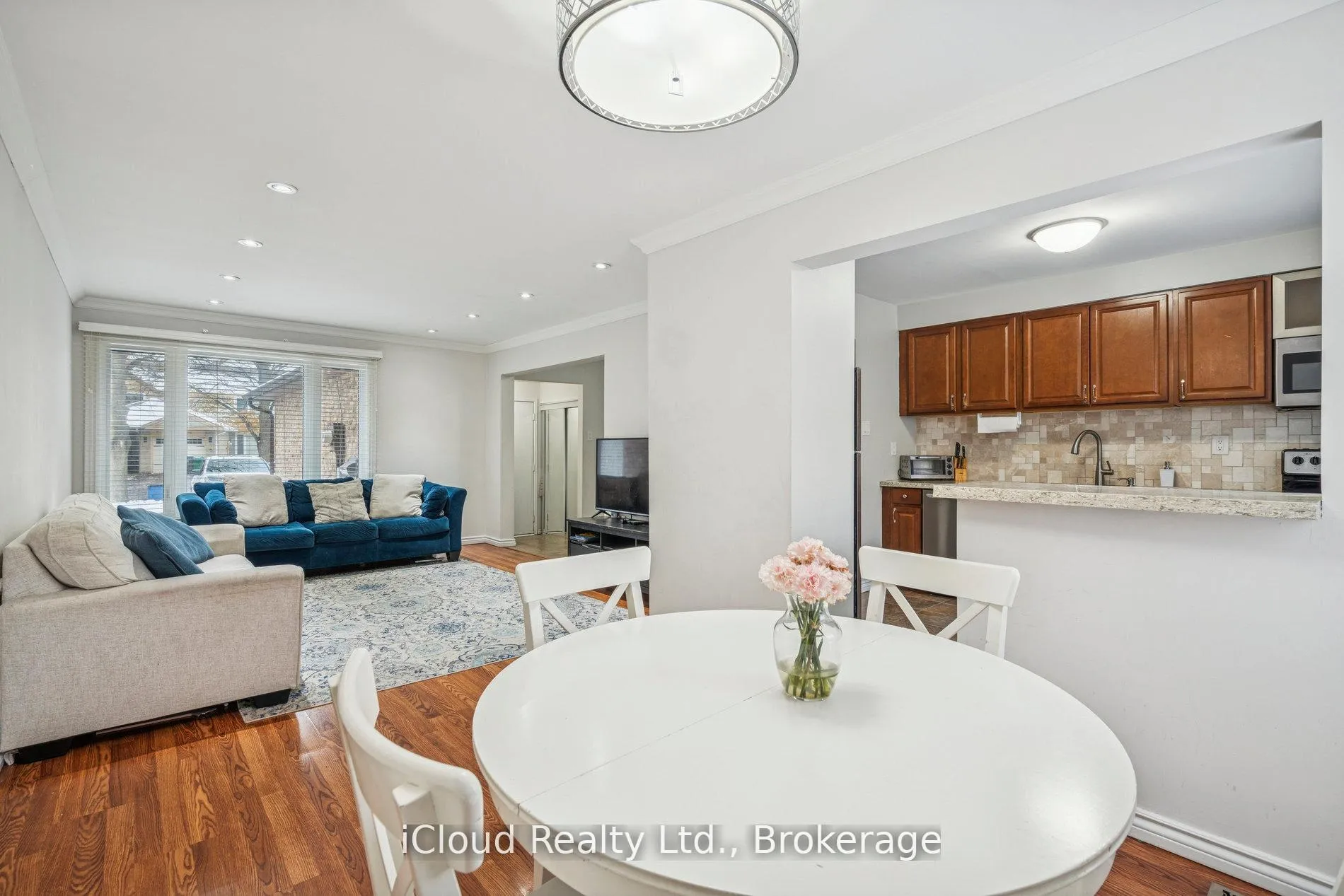 Photo 14 of 36 Berkshire Square E, Brampton, Heart Lake East — HOMEH