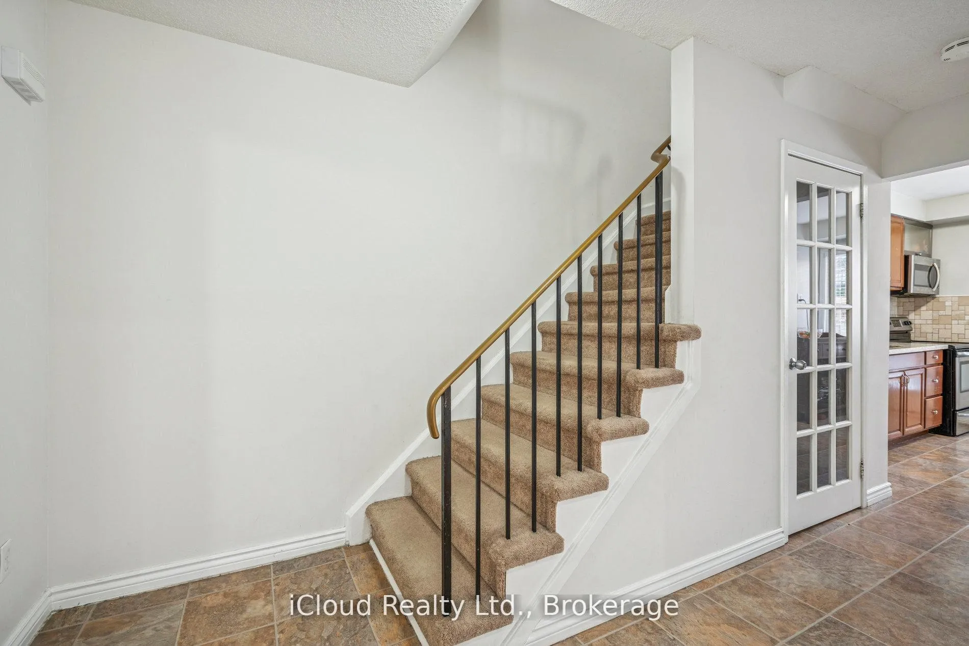 Photo 19 of 36 Berkshire Square E, Brampton, Heart Lake East — HOMEH