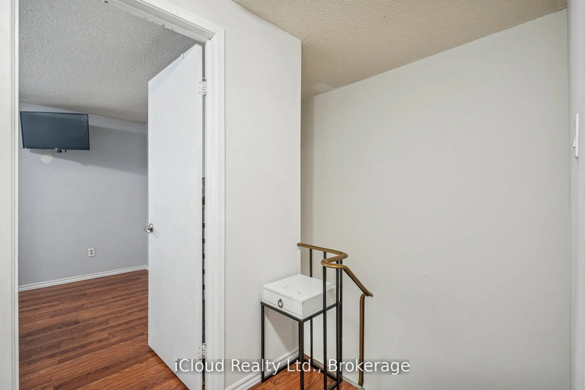 Photo 20 of 36 Berkshire Square E, Brampton, Heart Lake East — HOMEH
