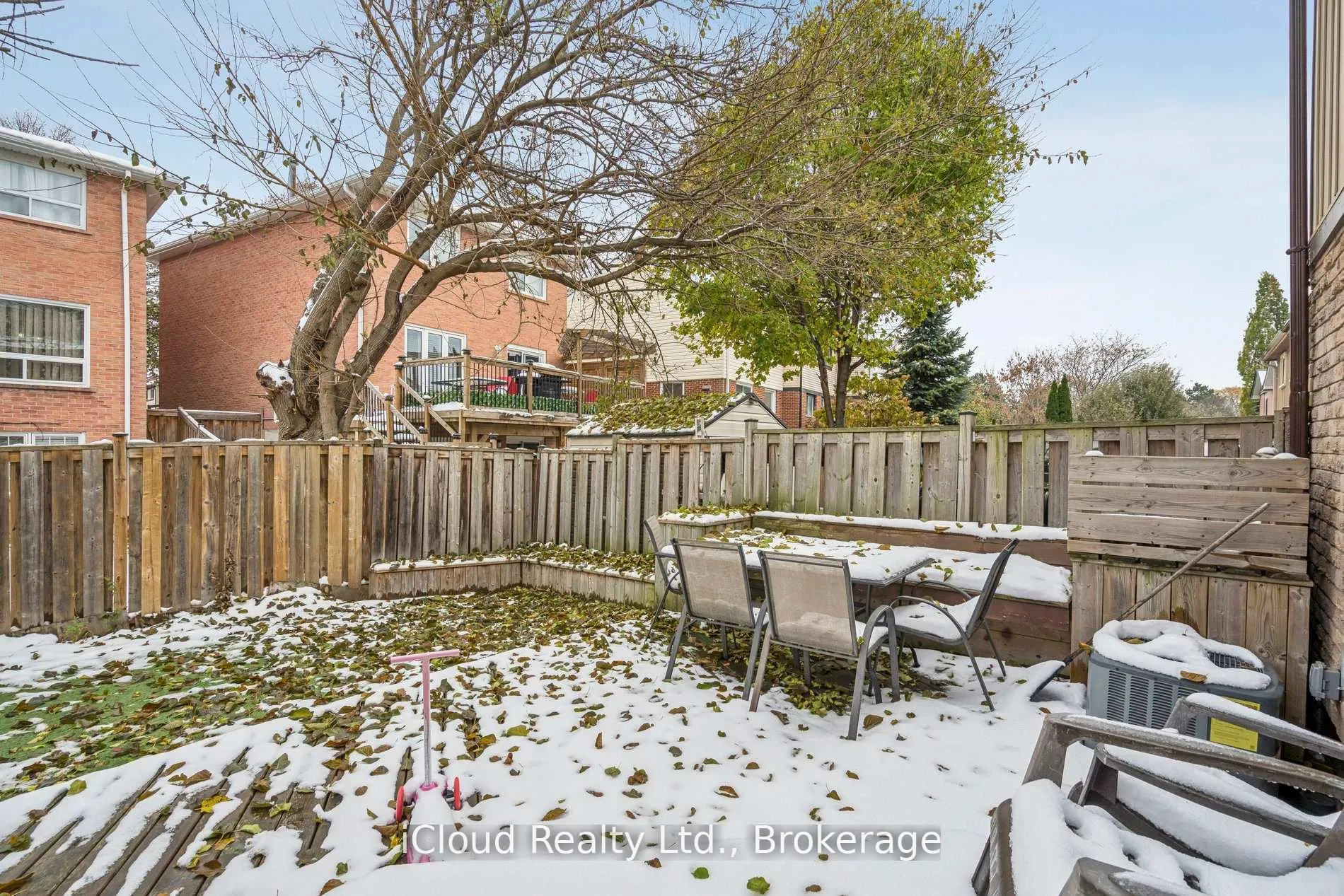 Photo 29 of 36 Berkshire Square E, Brampton, Heart Lake East — HOMEH