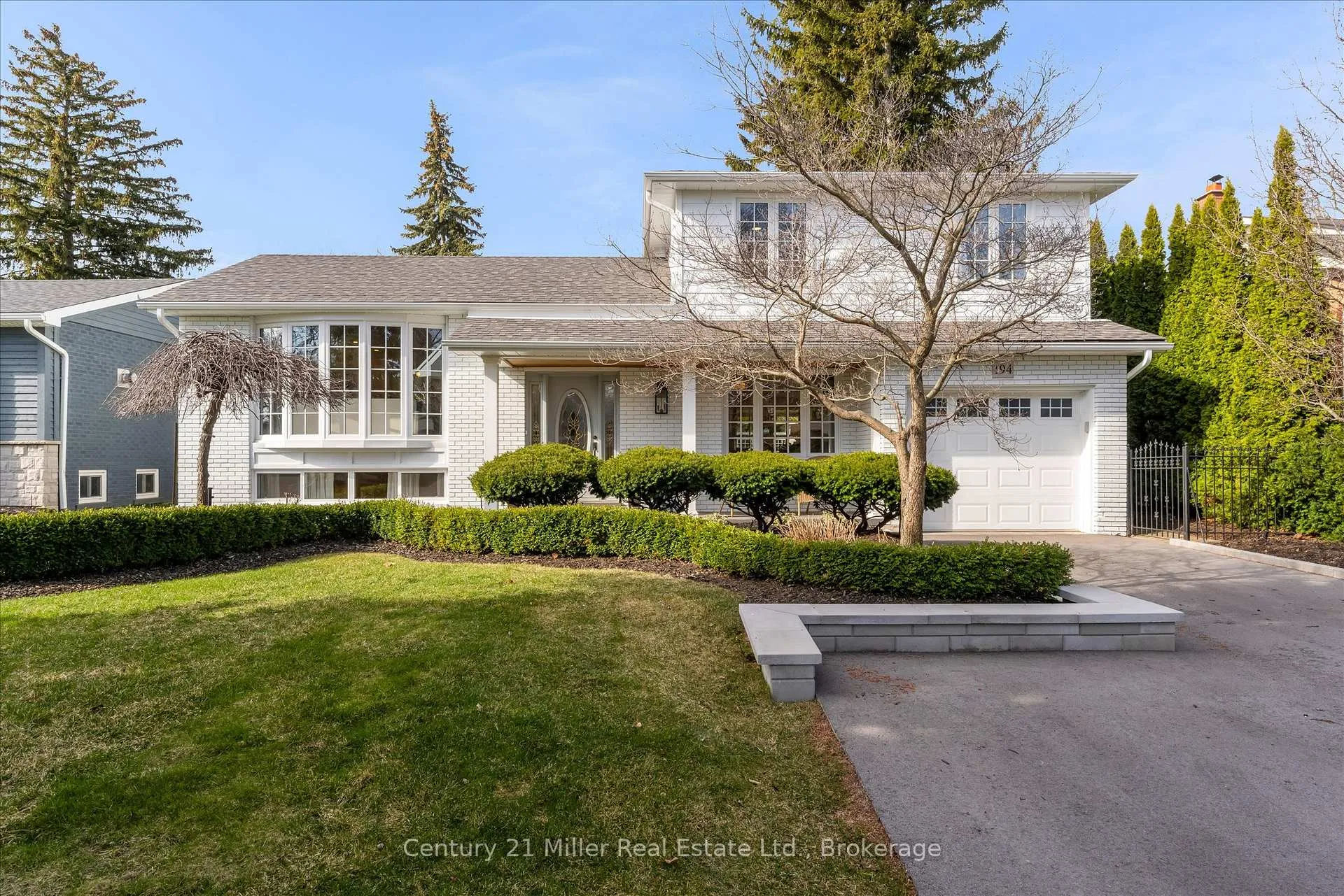 Front of 194 Solingate Drive