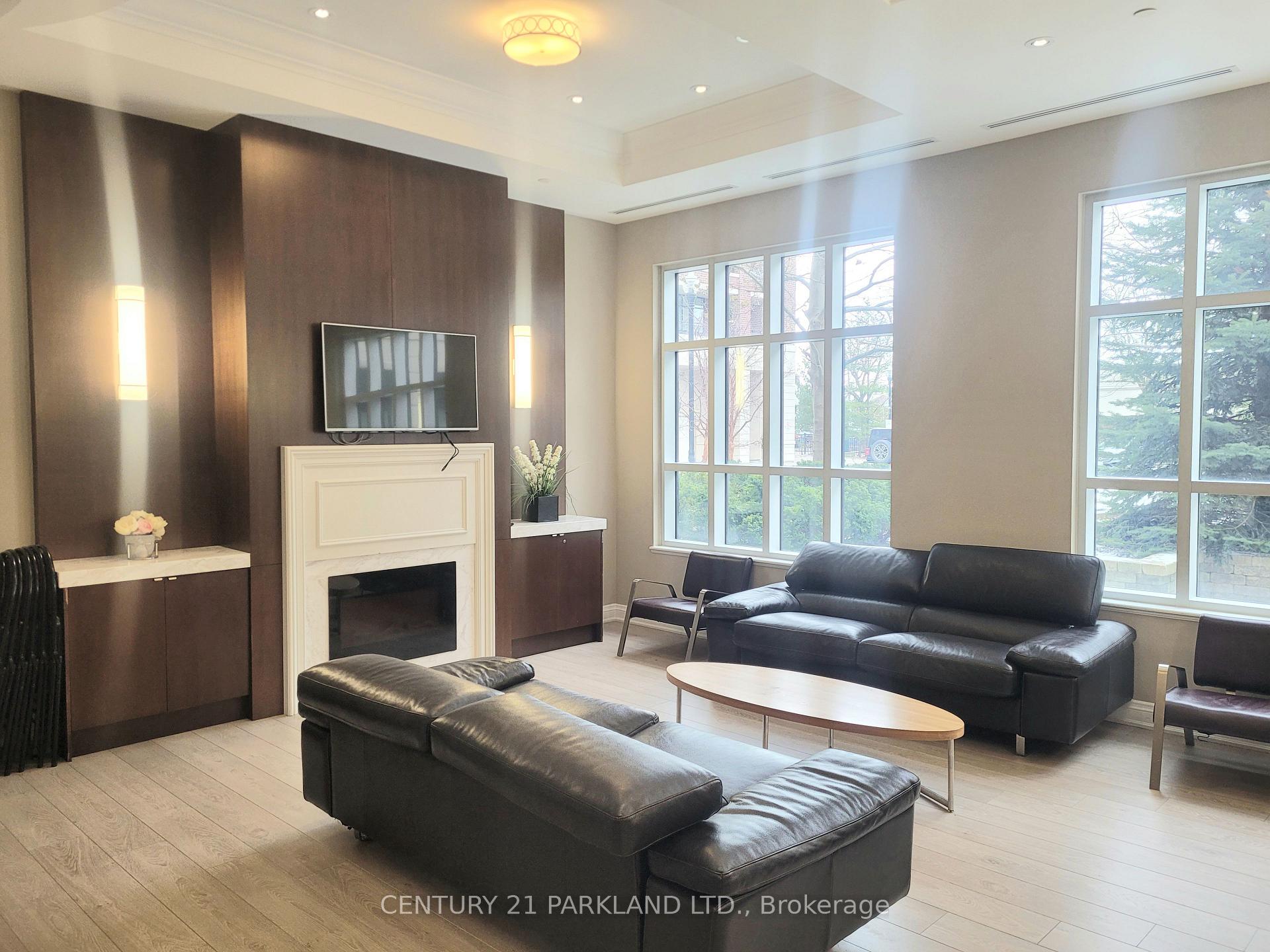 Photo 3 of Unit 402, 2396 Major Mackenzie Drive, Vaughan, Maple — HOMEH