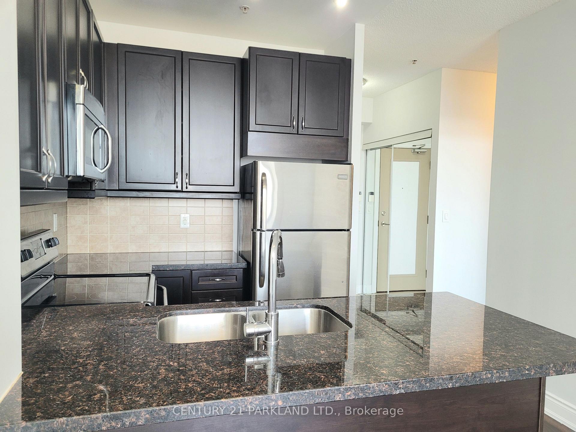 Photo 7 of Unit 402, 2396 Major Mackenzie Drive, Vaughan, Maple — HOMEH