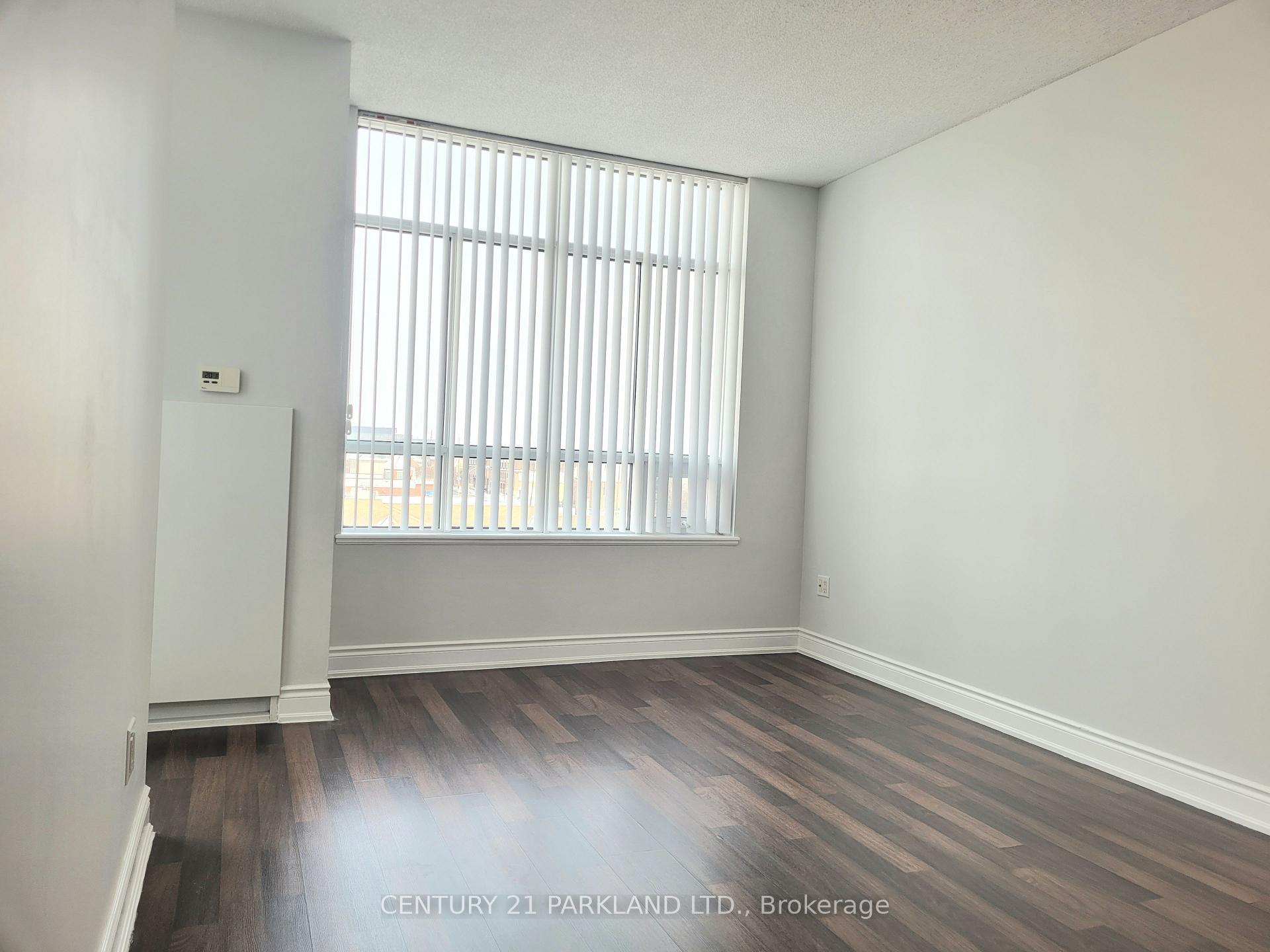 Photo 13 of Unit 402, 2396 Major Mackenzie Drive, Vaughan, Maple — HOMEH