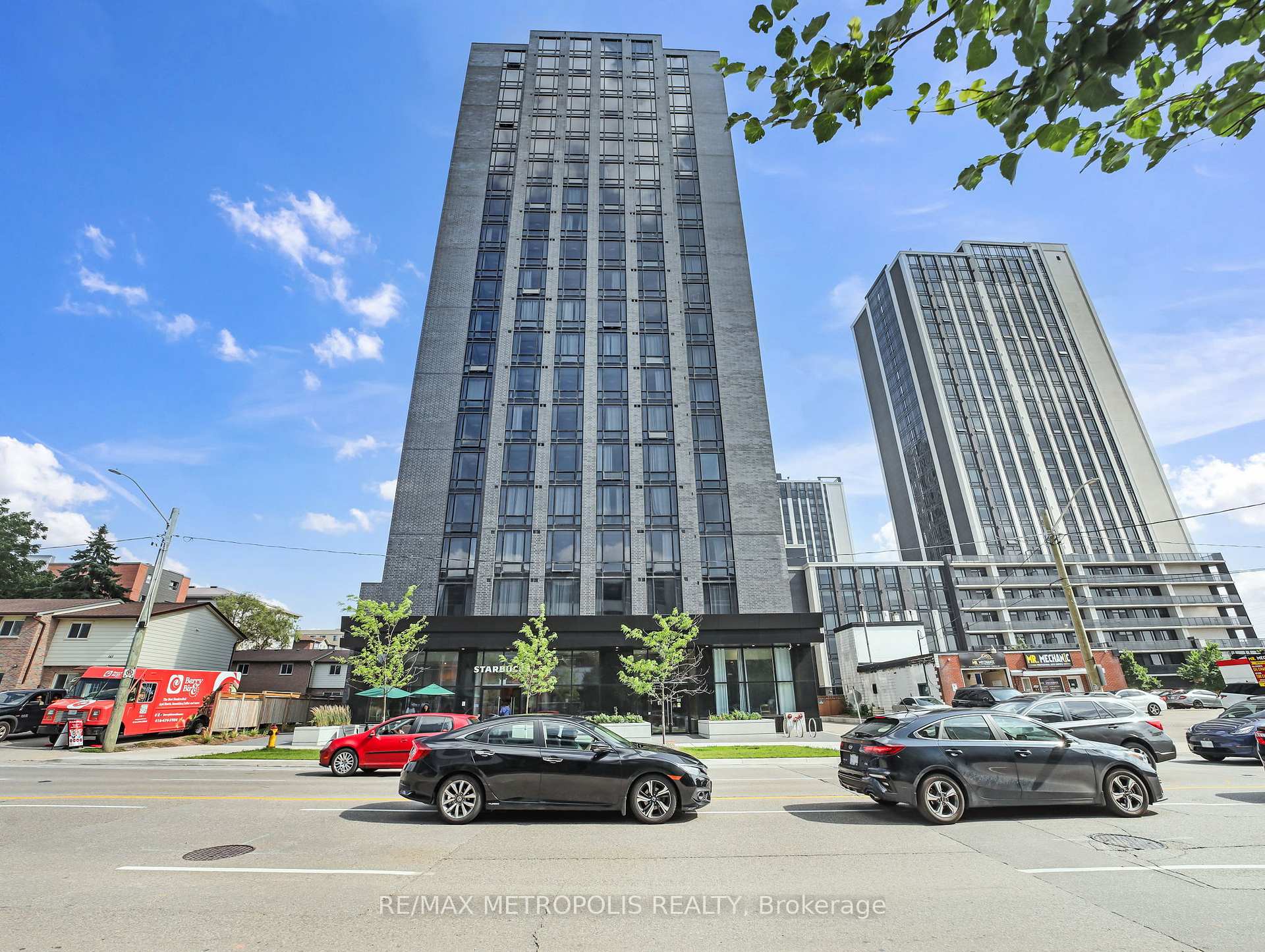 Front of Unit 1005, 145 Columbia Street W