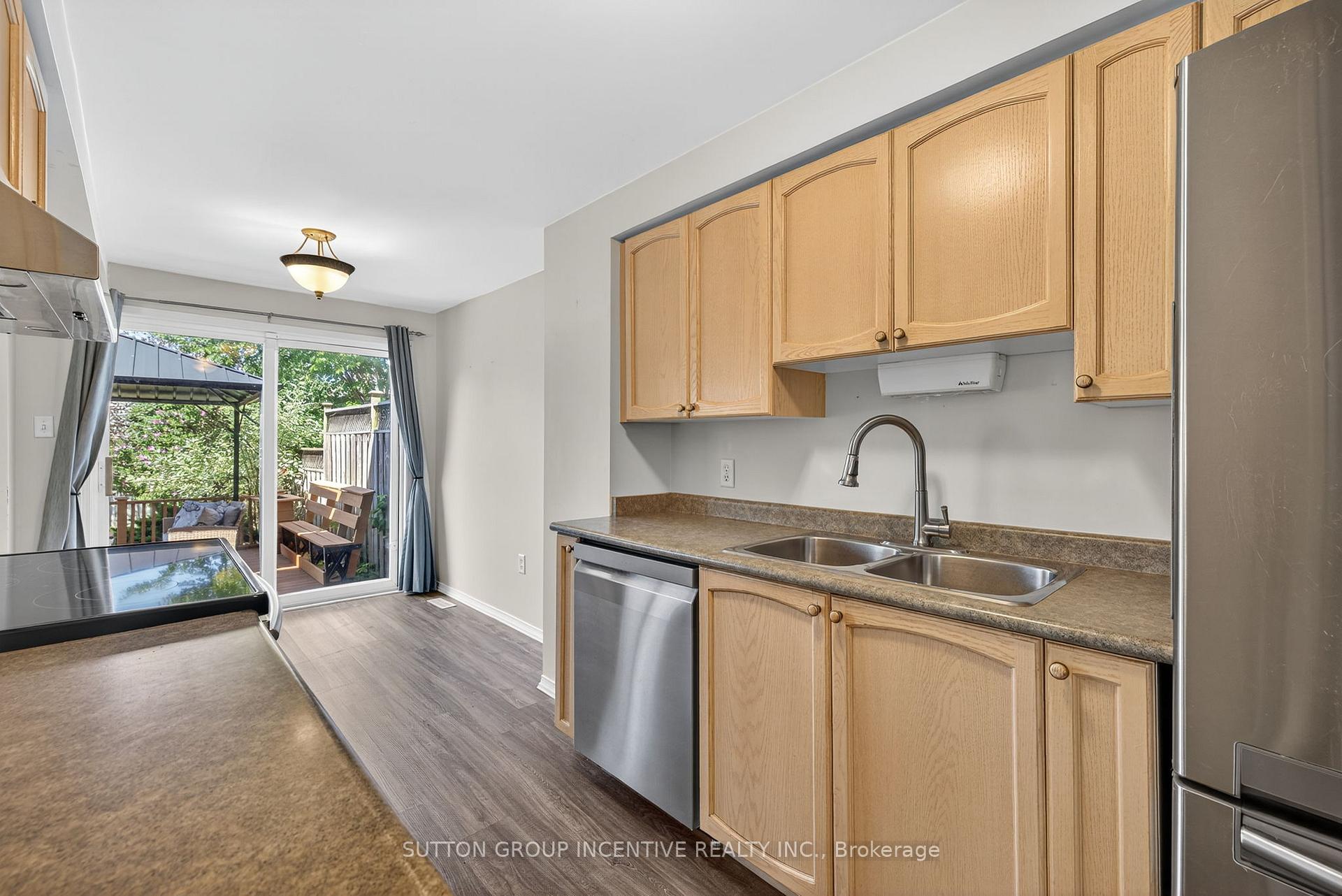 Photo 6 of 189 Nathan Crescent, Barrie, Painswick South — HOMEH