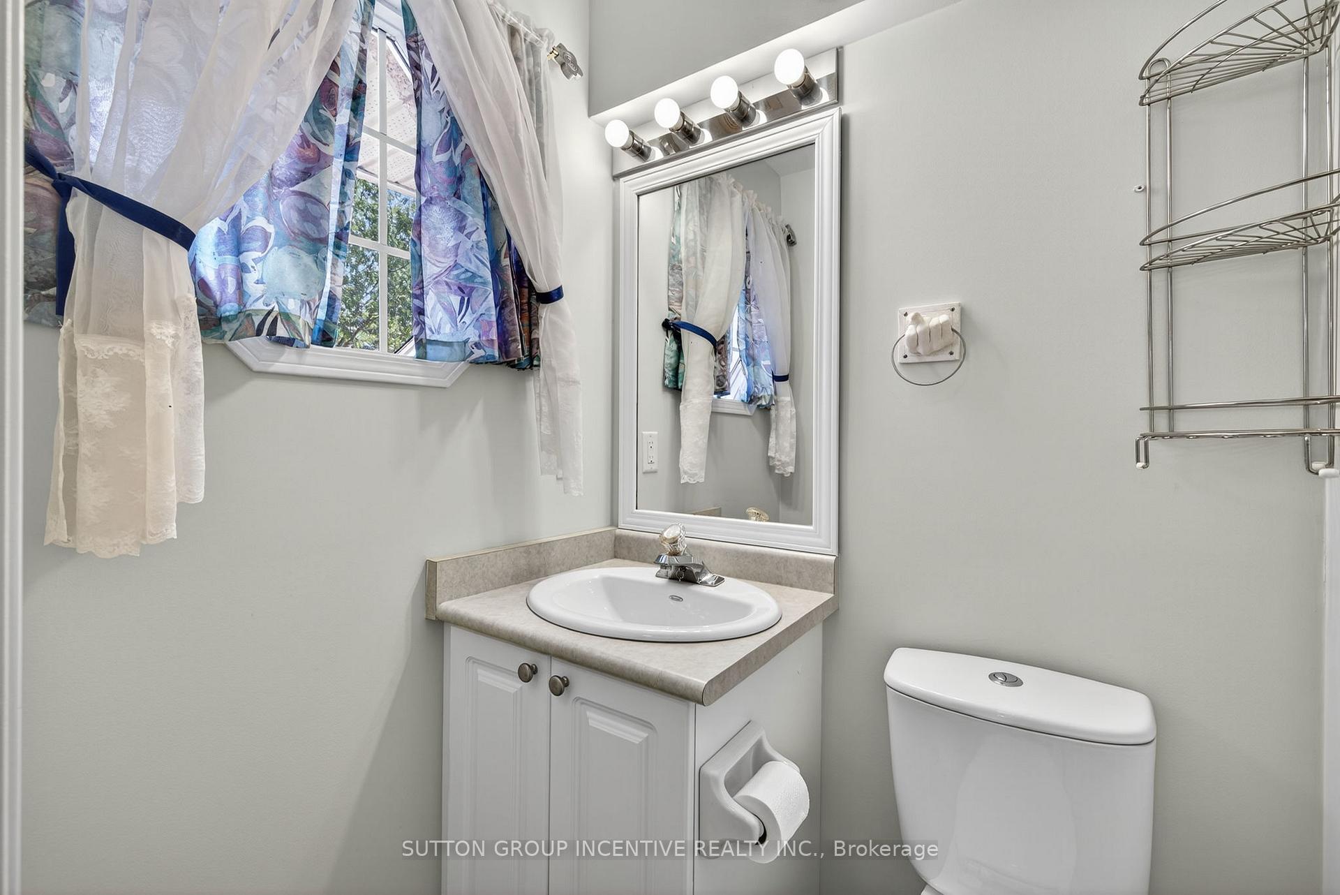 Photo 19 of 189 Nathan Crescent, Barrie, Painswick South — HOMEH