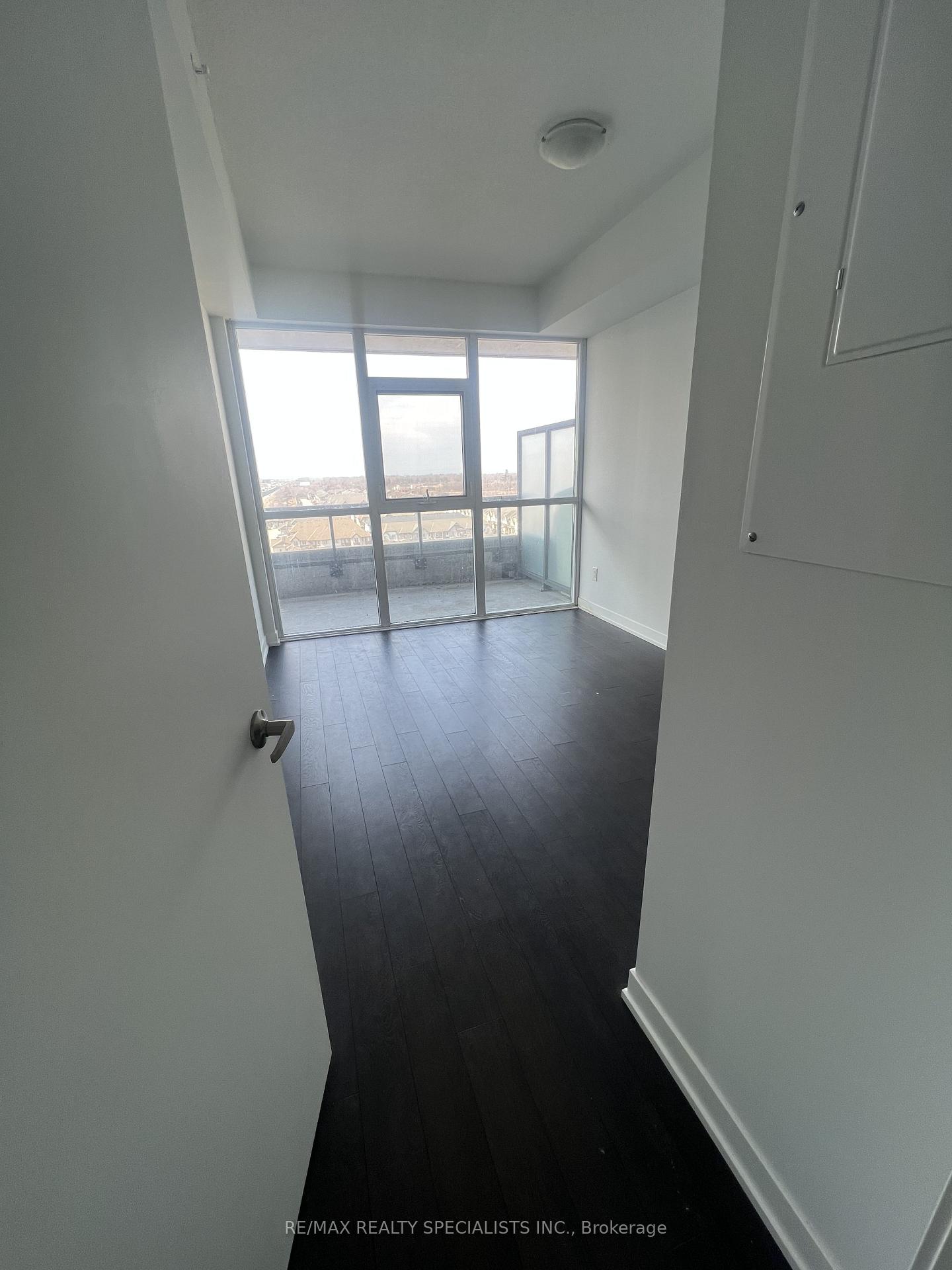 Photo 5 of Unit 804, 550 North Service Road, Grimsby, Grimsby Beach — HOMEH