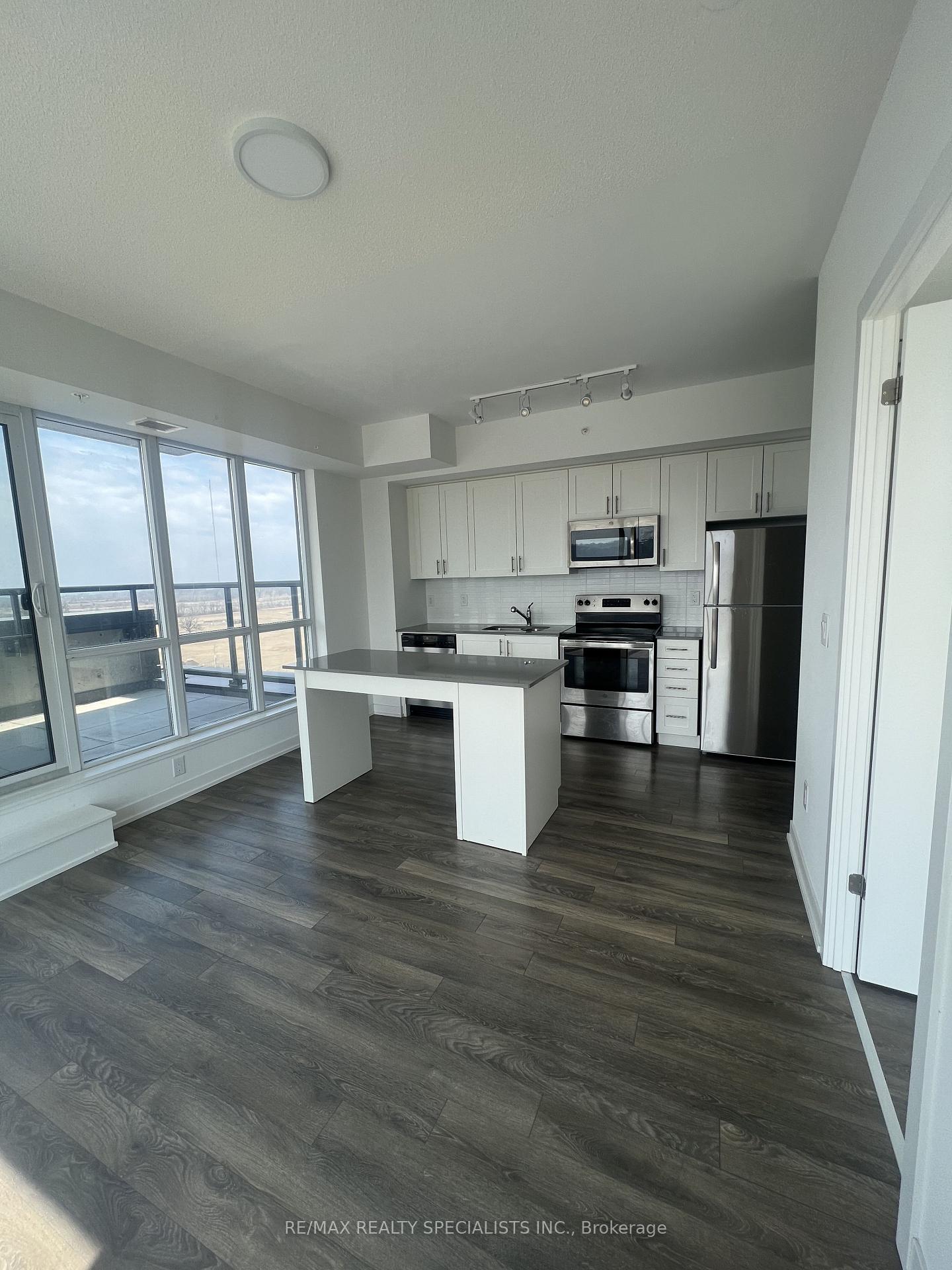 Photo 7 of Unit 804, 550 North Service Road, Grimsby, Grimsby Beach — HOMEH