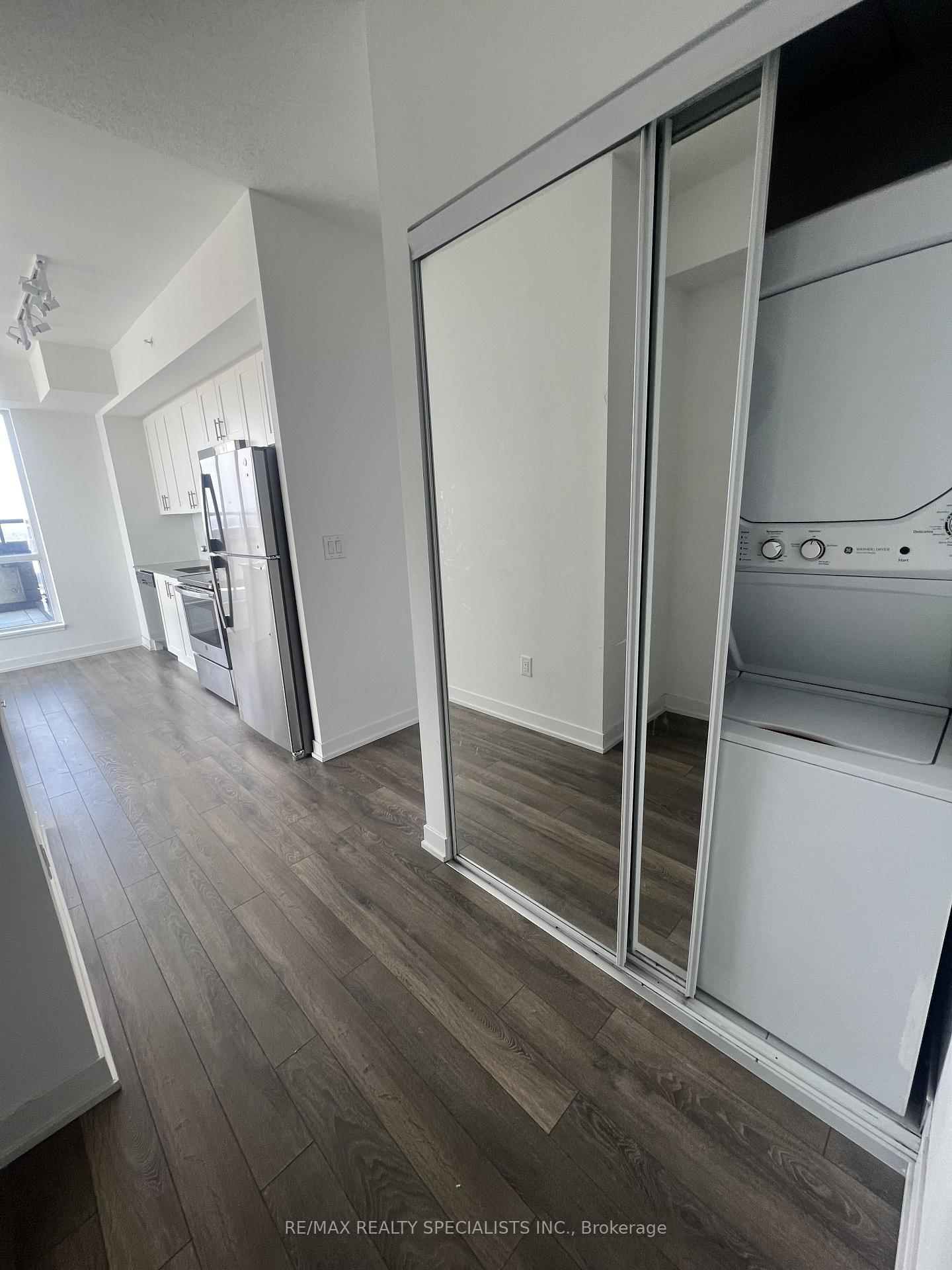 Photo 12 of Unit 804, 550 North Service Road, Grimsby, Grimsby Beach — HOMEH