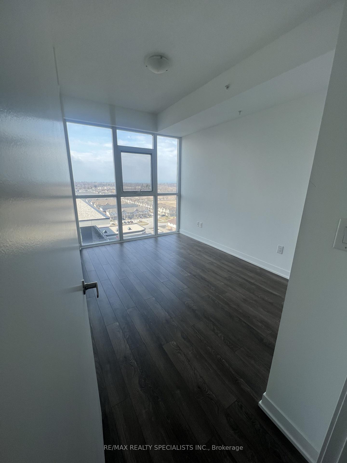 Photo 17 of Unit 804, 550 North Service Road, Grimsby, Grimsby Beach — HOMEH