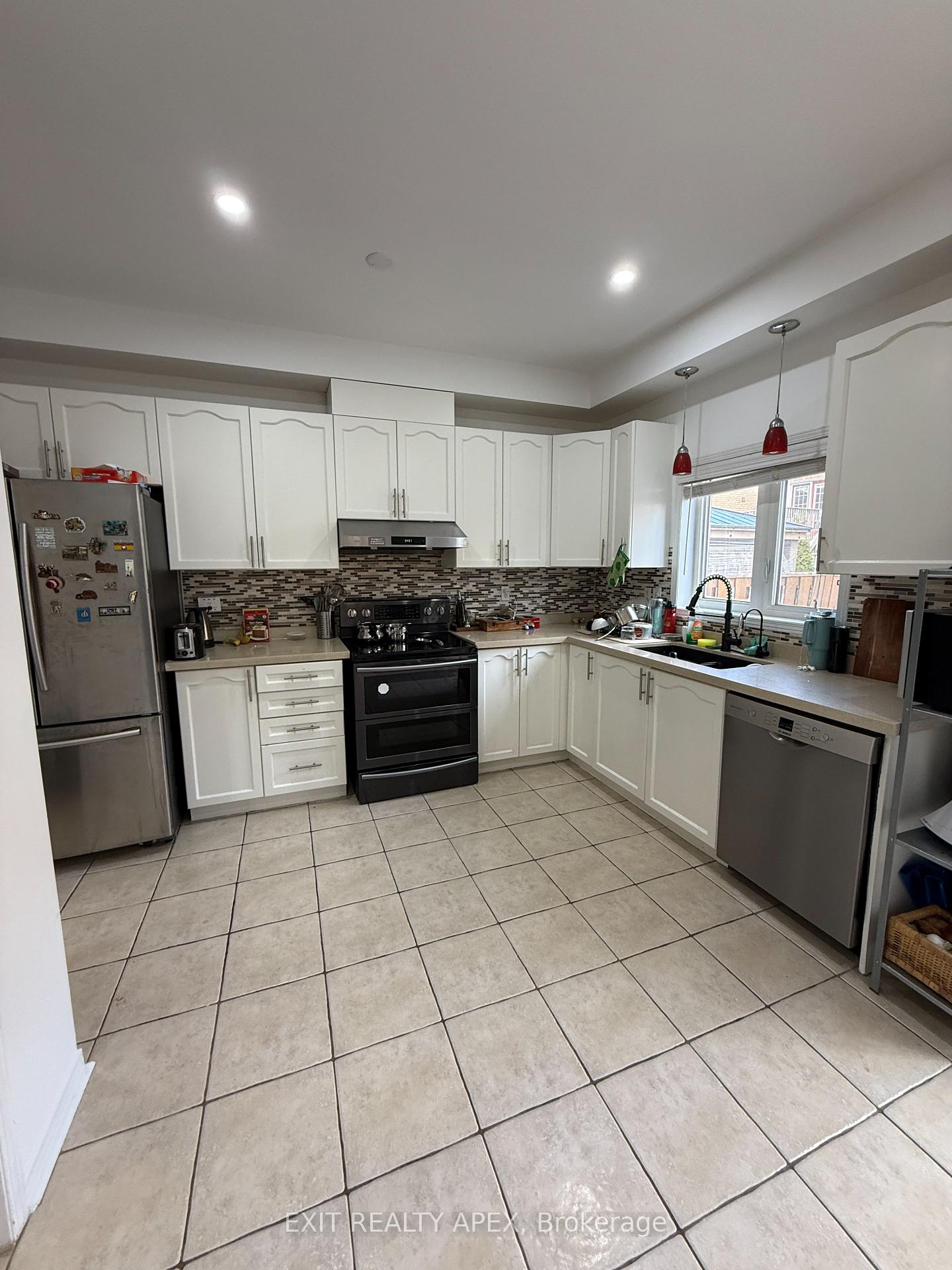 Photo 12 of 78 Fandago Drive, Brampton, Credit Valley — HOMEH