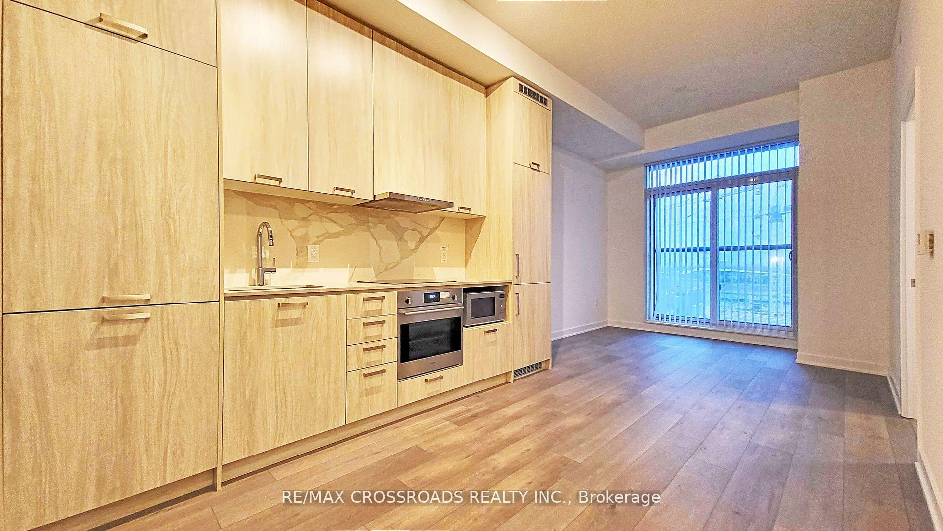 Photo 2 of Unit 508, 10 Honeycrisp Crescent, Vaughan, Vaughan Corporate Centre — HOMEH