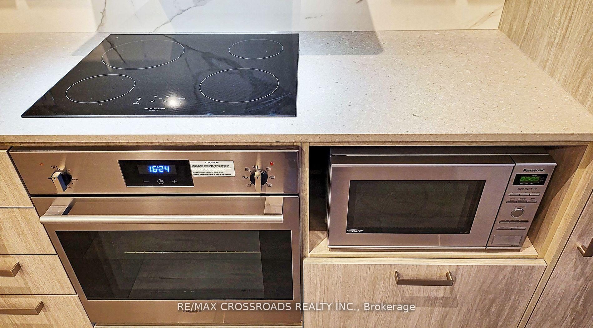 Photo 7 of Unit 508, 10 Honeycrisp Crescent, Vaughan, Vaughan Corporate Centre — HOMEH