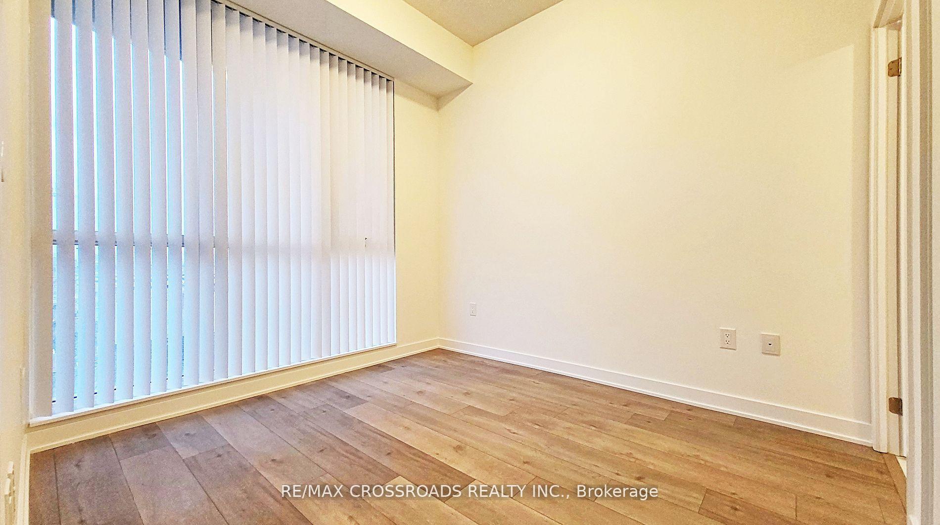 Photo 8 of Unit 508, 10 Honeycrisp Crescent, Vaughan, Vaughan Corporate Centre — HOMEH
