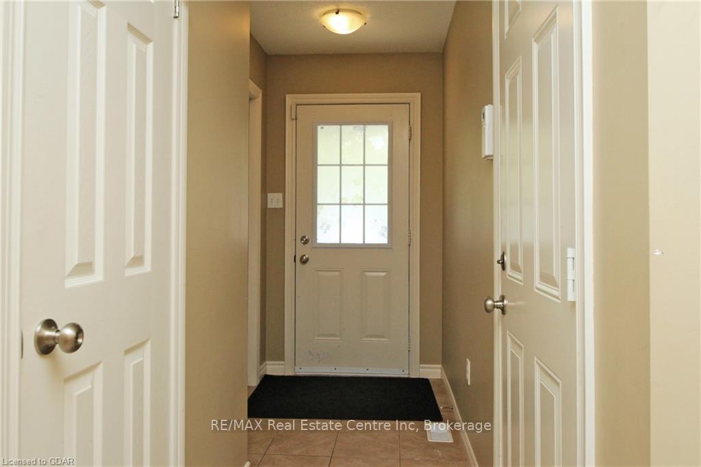 Photo 2 of Unit 4, 30 Vaughan Street, Guelph, Clairfields/Hanlon Business Park — HOMEH