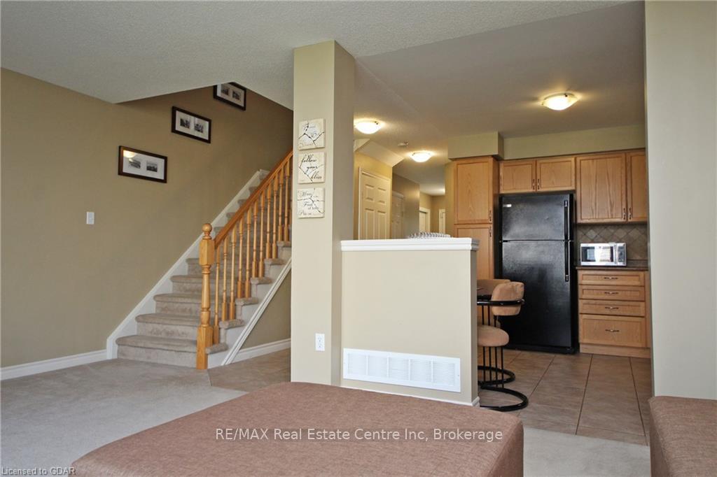 Photo 4 of Unit 4, 30 Vaughan Street, Guelph, Clairfields/Hanlon Business Park — HOMEH