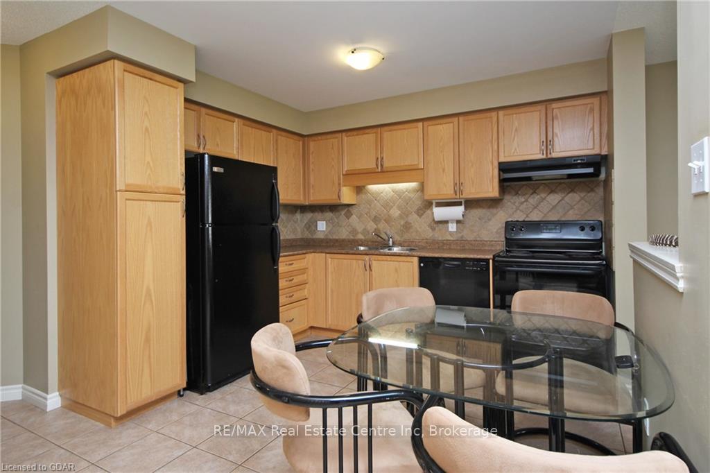 Photo 5 of Unit 4, 30 Vaughan Street, Guelph, Clairfields/Hanlon Business Park — HOMEH
